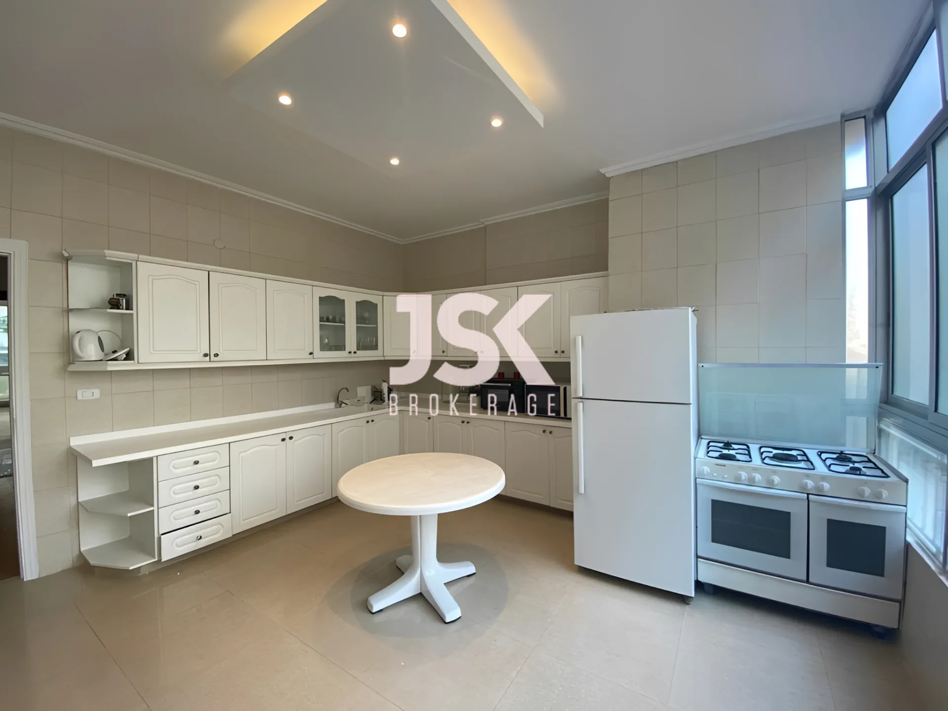 Apartment for Rent in Badaro, Beirut, Lebanon - 4 bed, 4 bath