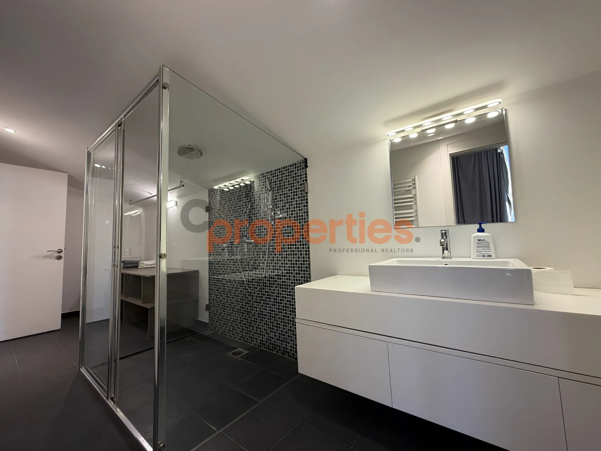 Villa for Rent in Faqra