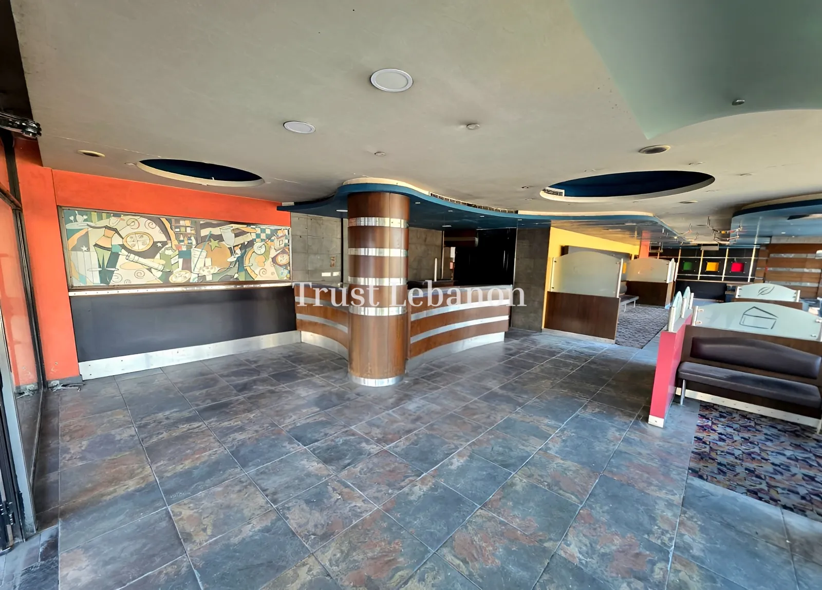 Showroom for rent in Baabda