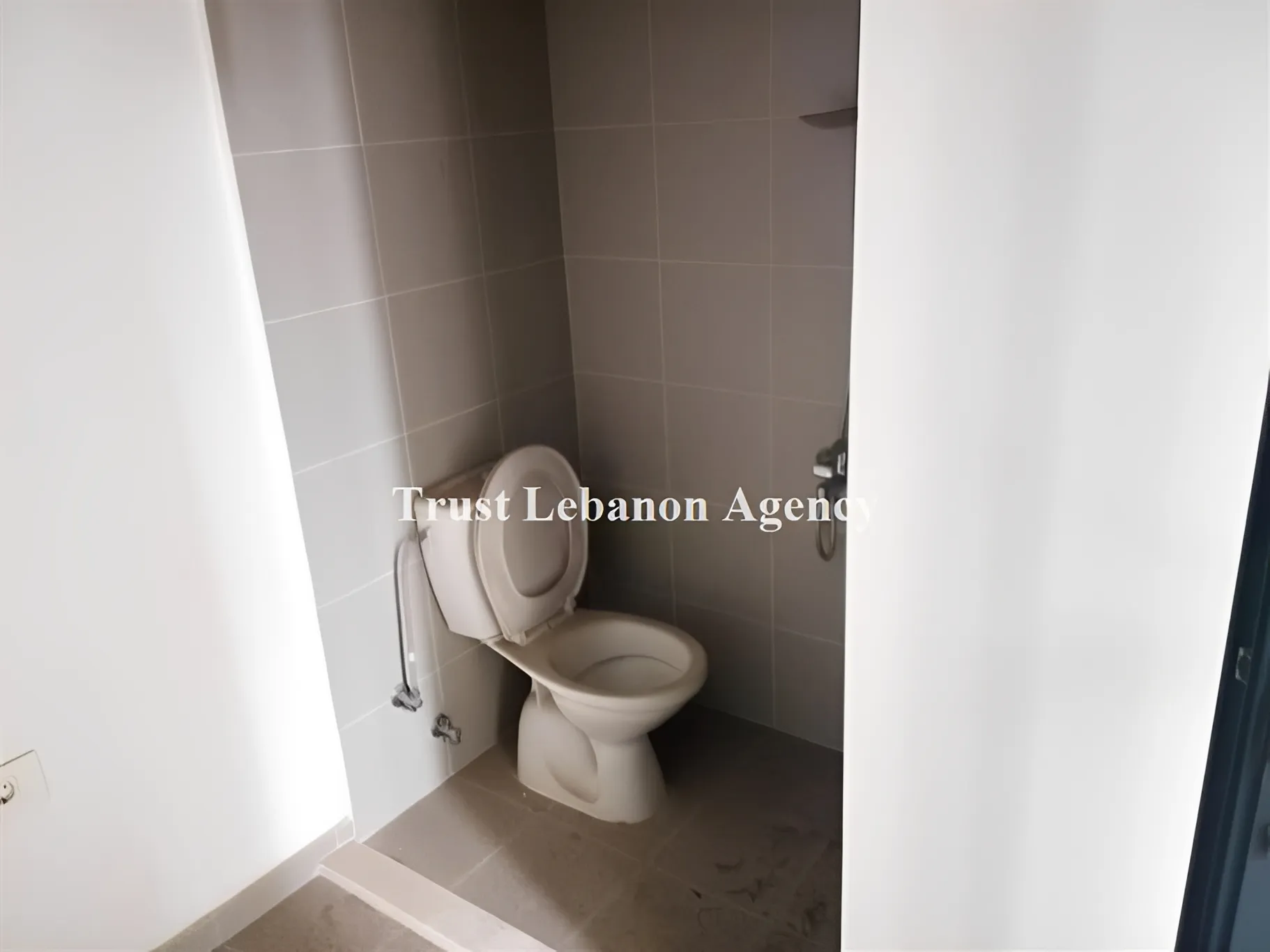 Apartment for Sale in Ain El Mreisseh Beirut Lebanon