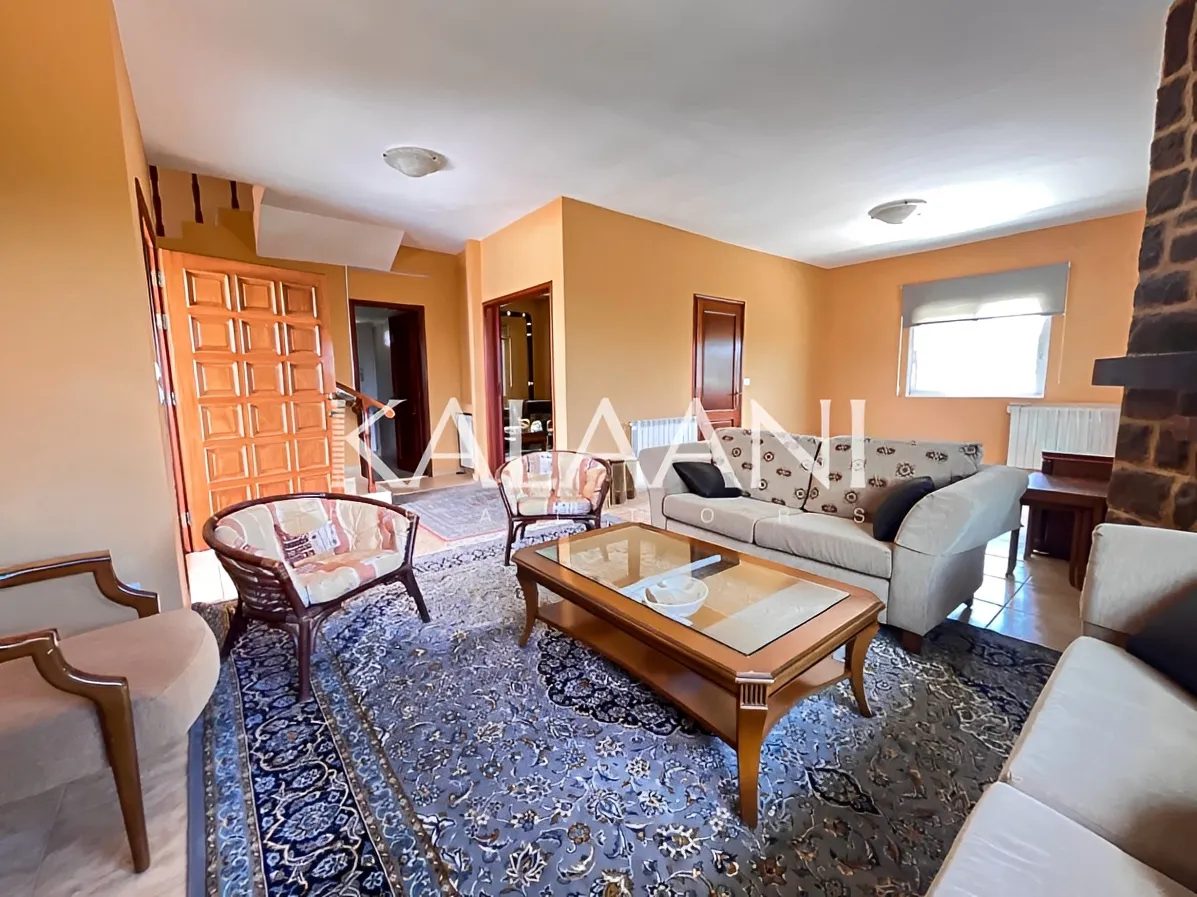 Villa for sale in Beqaatet Aachqout, Lebanon - 3 bed, 4 bath