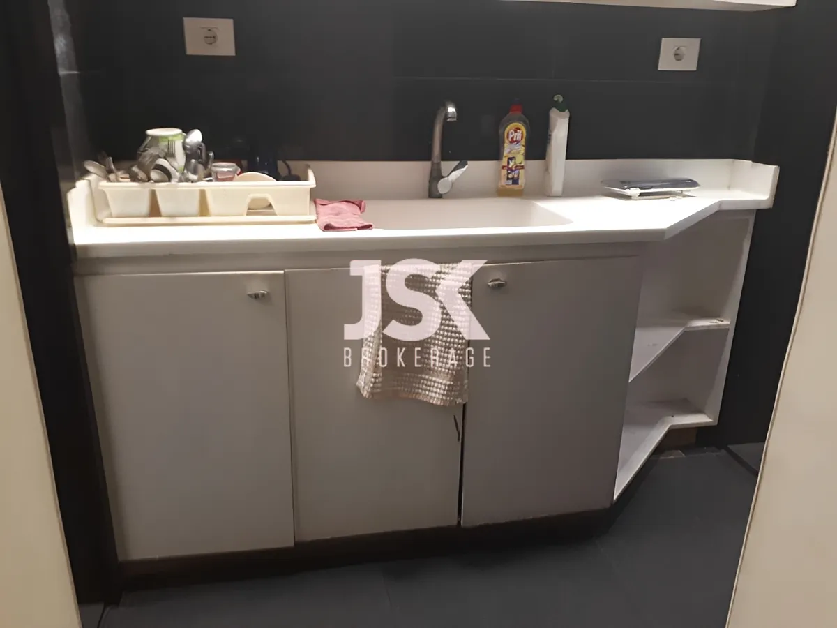 Office for rent in Daoura