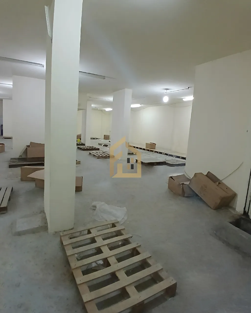 Warehouse for rent in Antelias, Lebanon