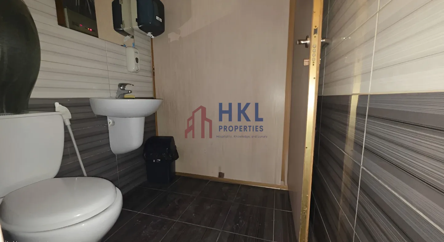 Shop for rent in Achrafieh