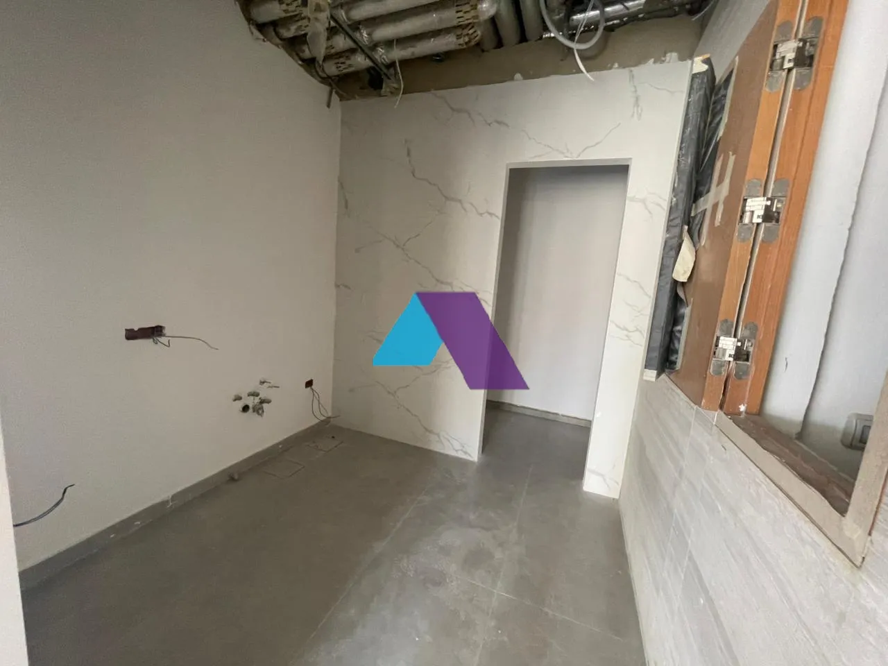 Office for rent in Saifi Village