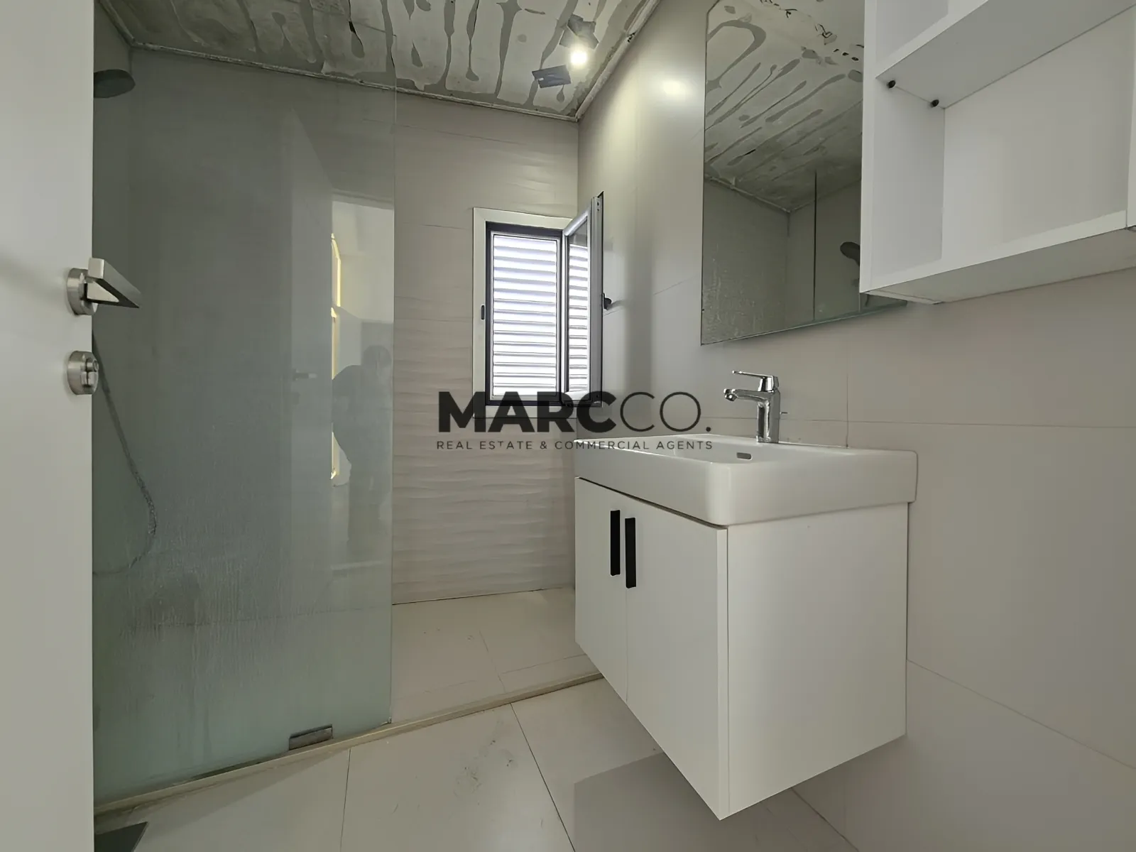Apartment for sale in Bayada - 3 bed, 5 bath