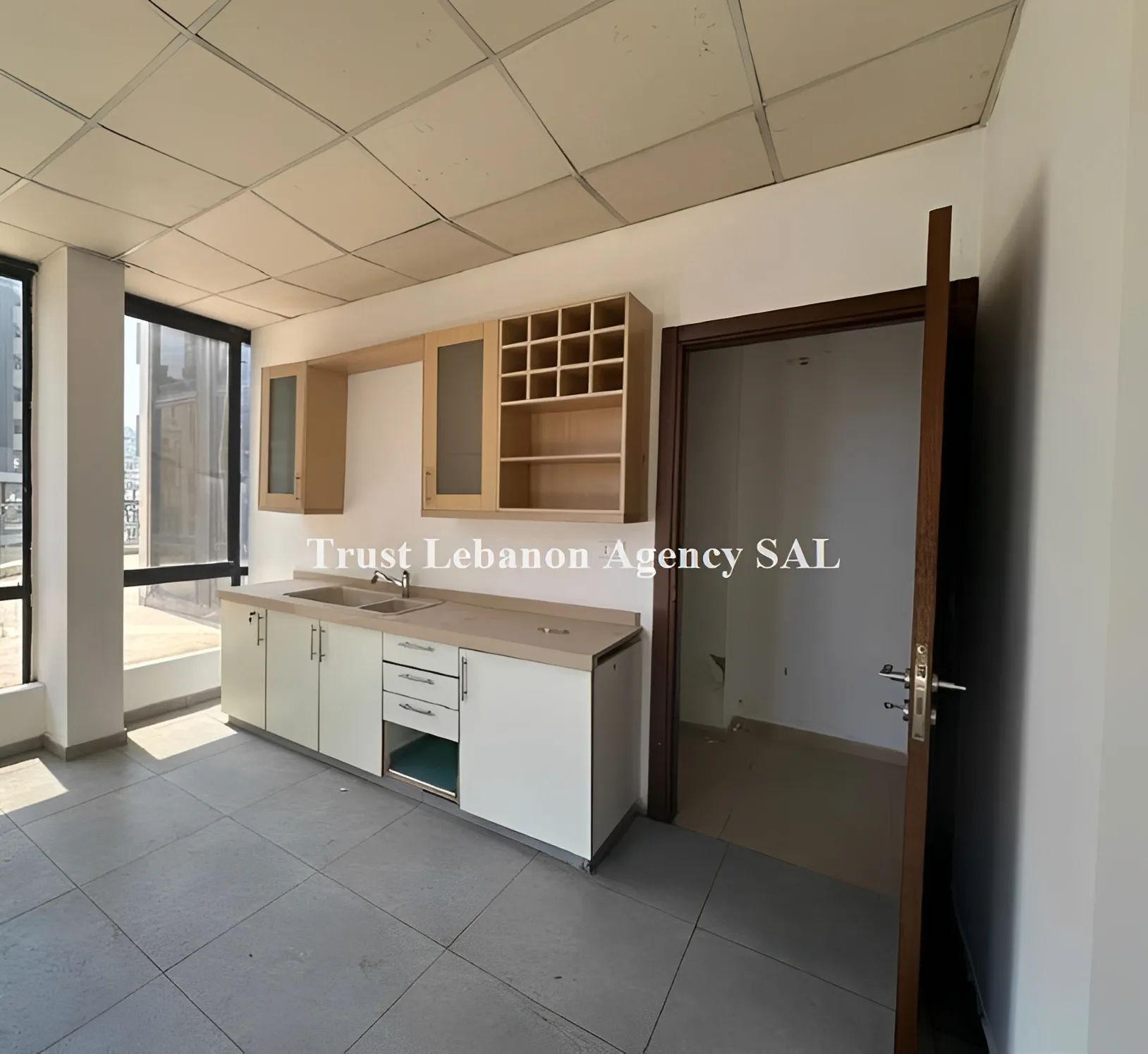 Office For Rent in Metn, Sid El Bauchrieh