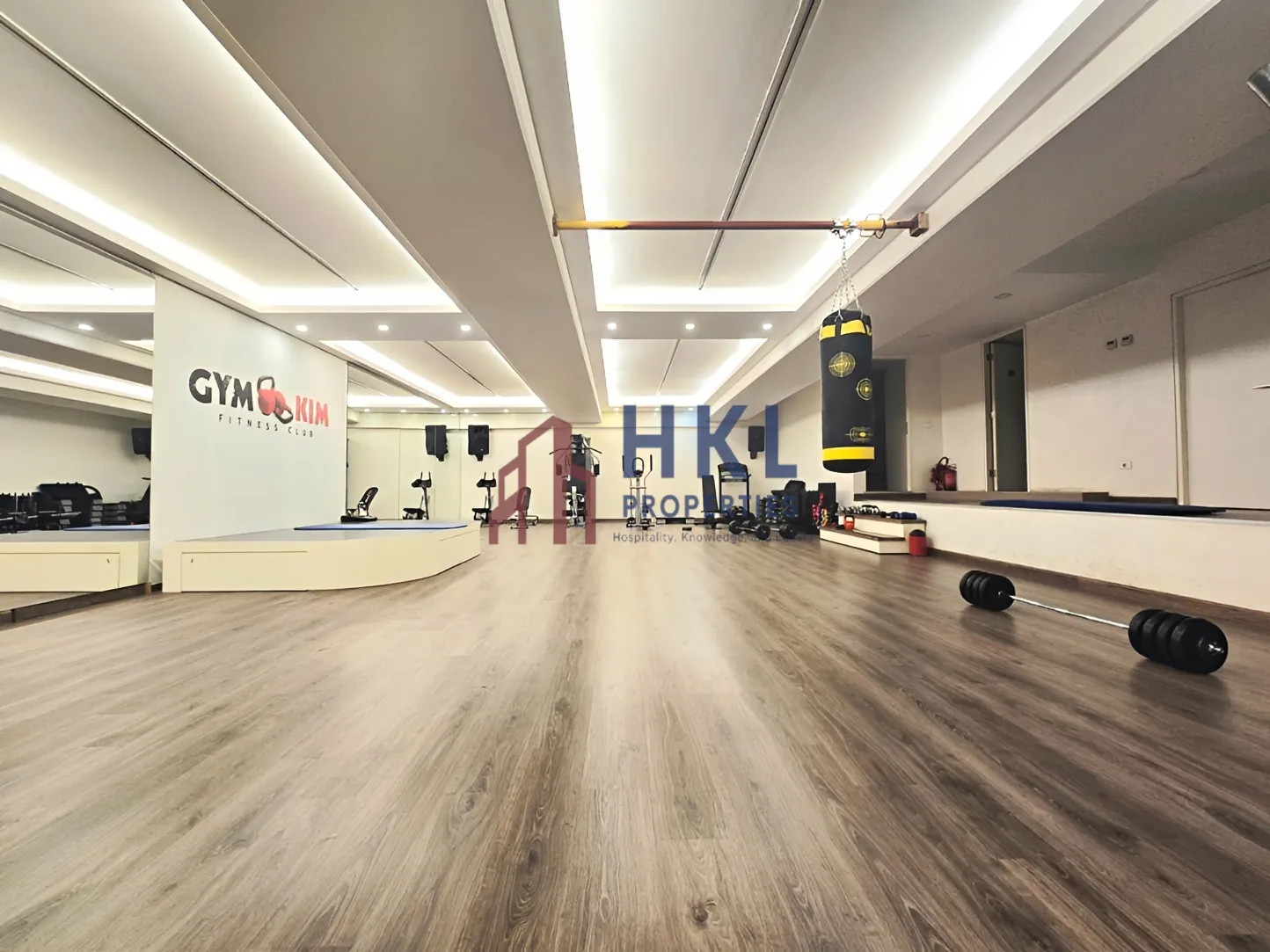 Showroom for rent in Achrafieh