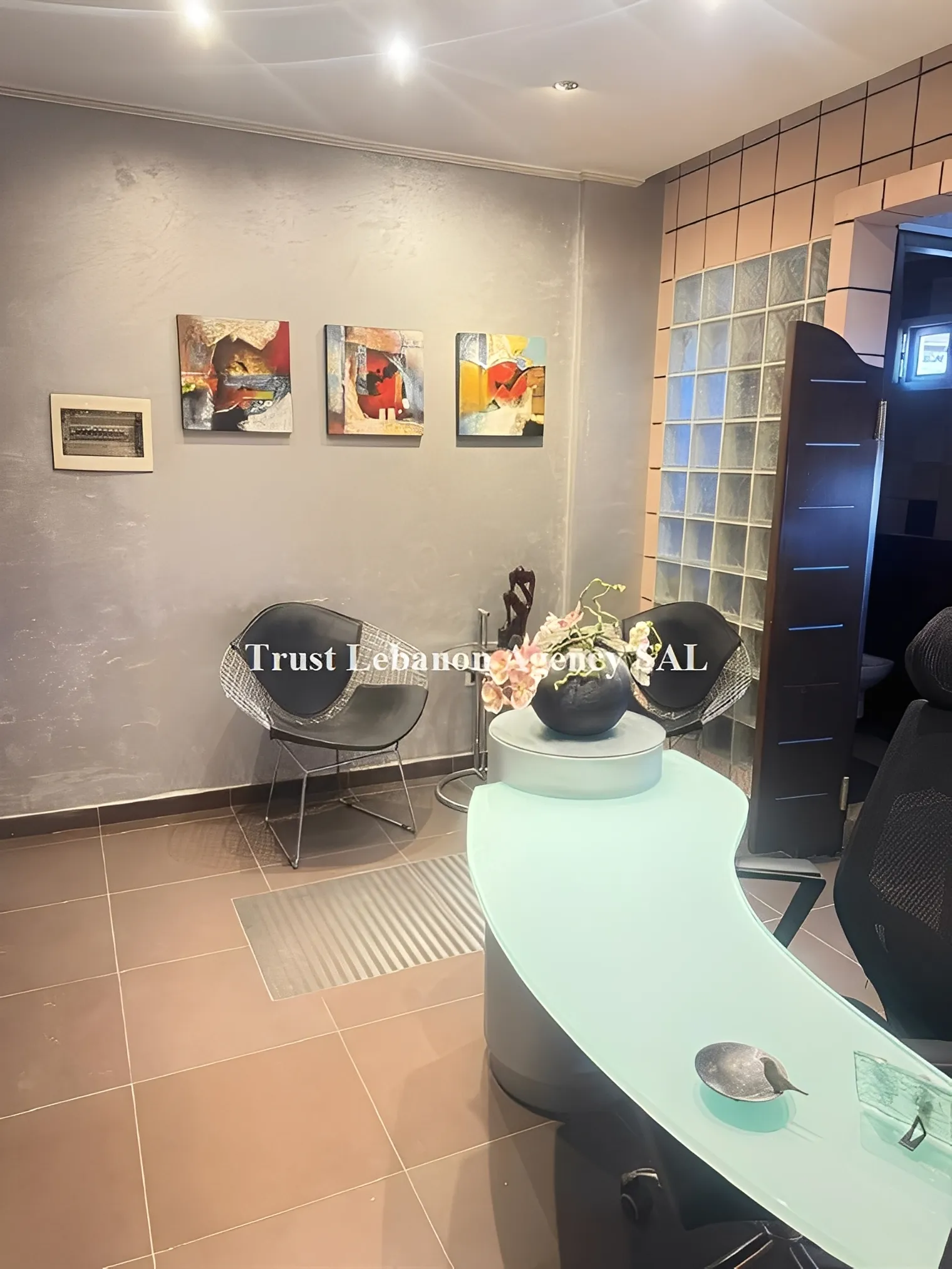 Office for rent in Metn, Sid El Bauchrieh