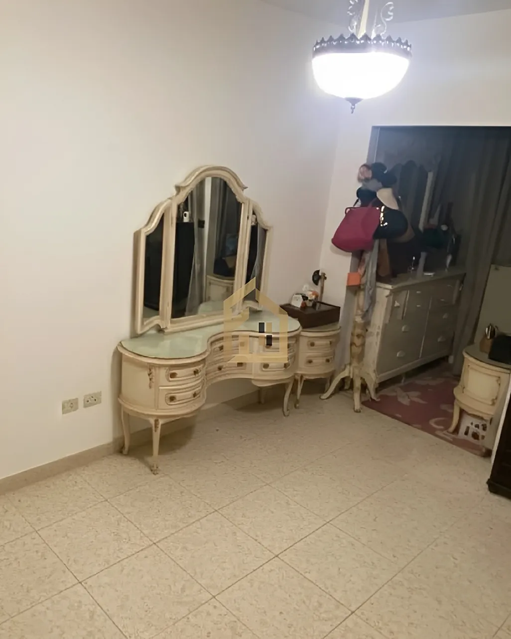 Apartment for sale in Ras Al Naba'a, Beirut, Lebanon - 2 bed, 1 bath