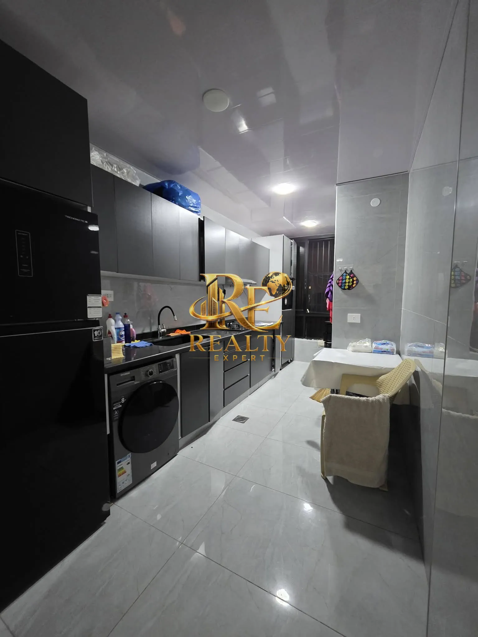شقة for sale in عرمون، لبنان