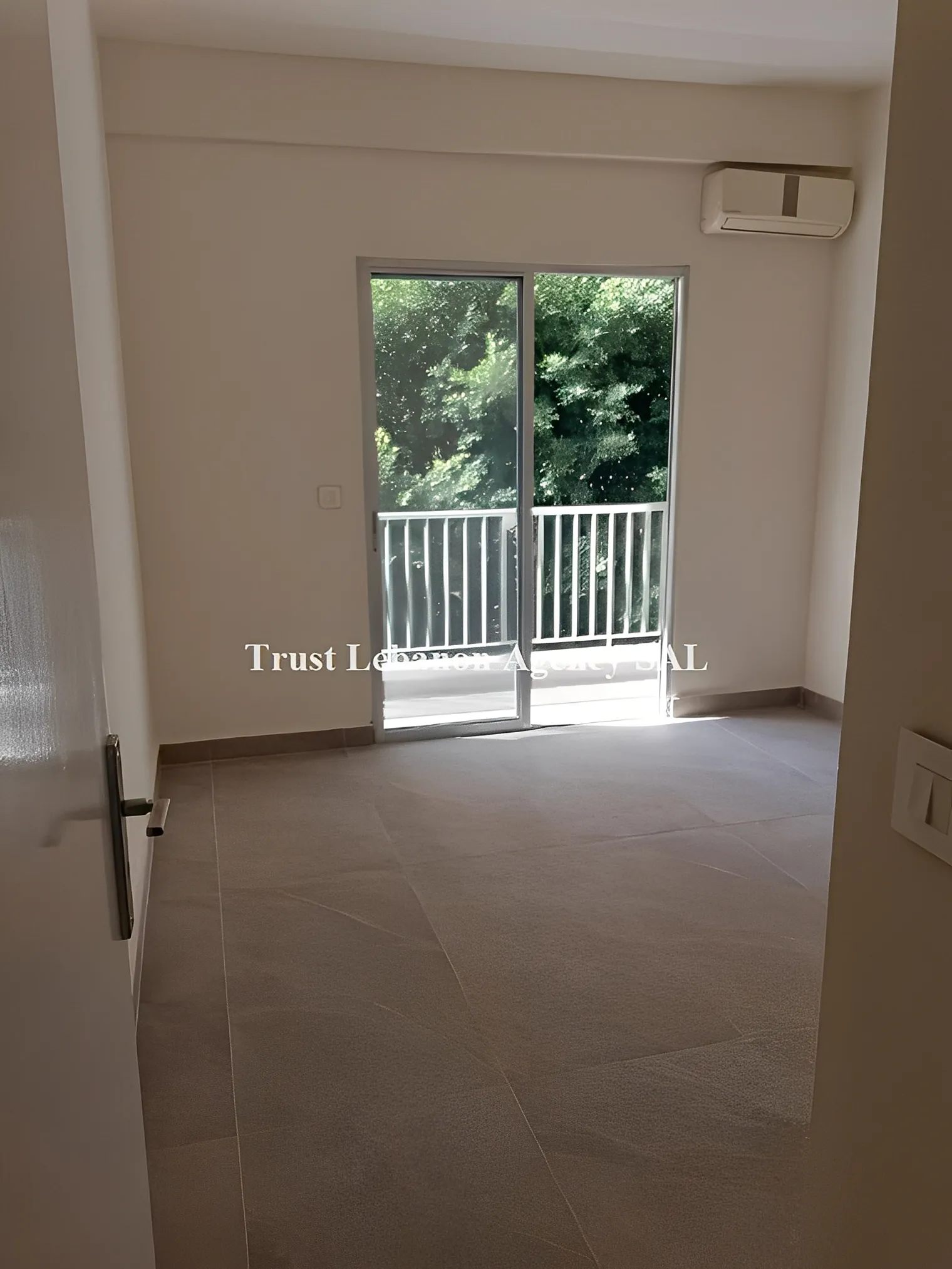 Office for rent in Achrafieh