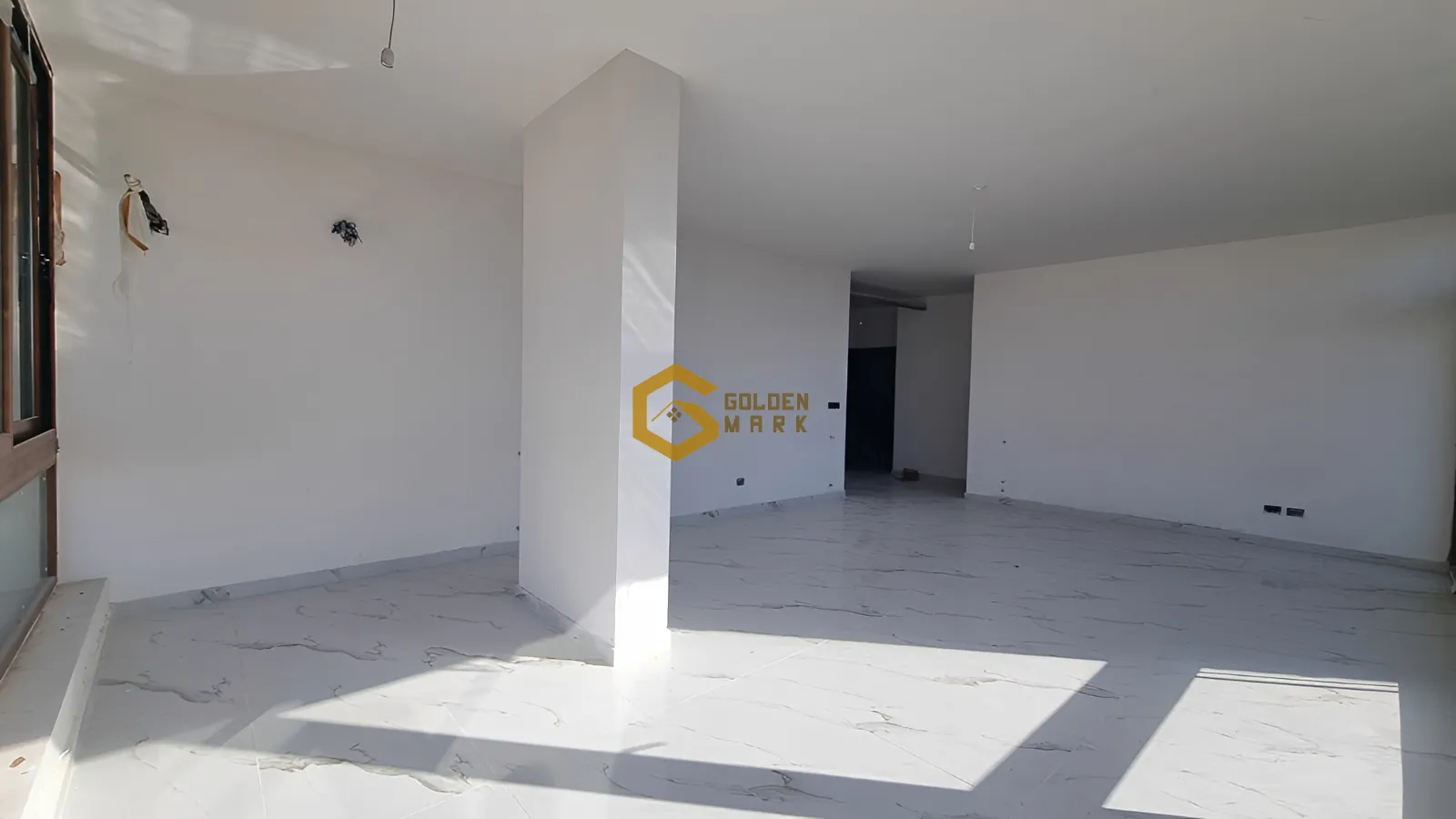 Apartment for Sale in Qornet El Hamra - 4 bed, 4 bath