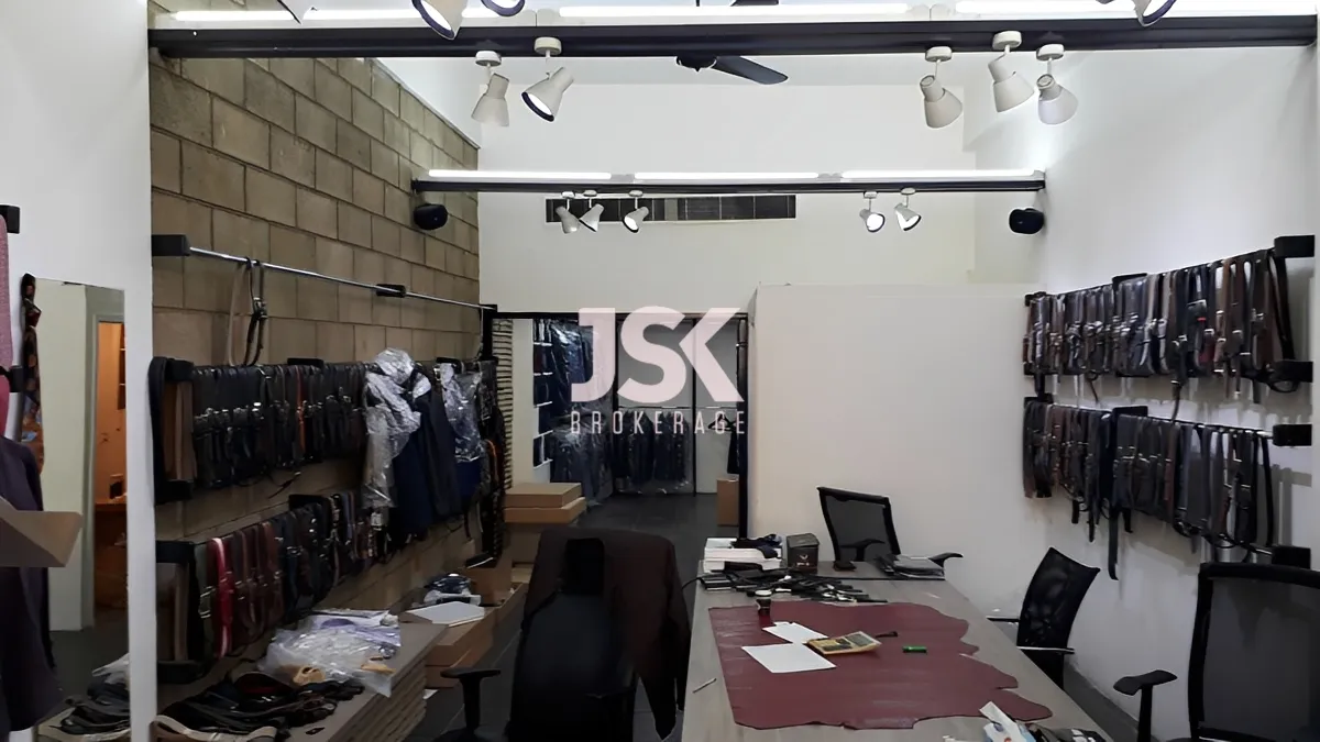Showroom for Sale in Daoura, Lebanon