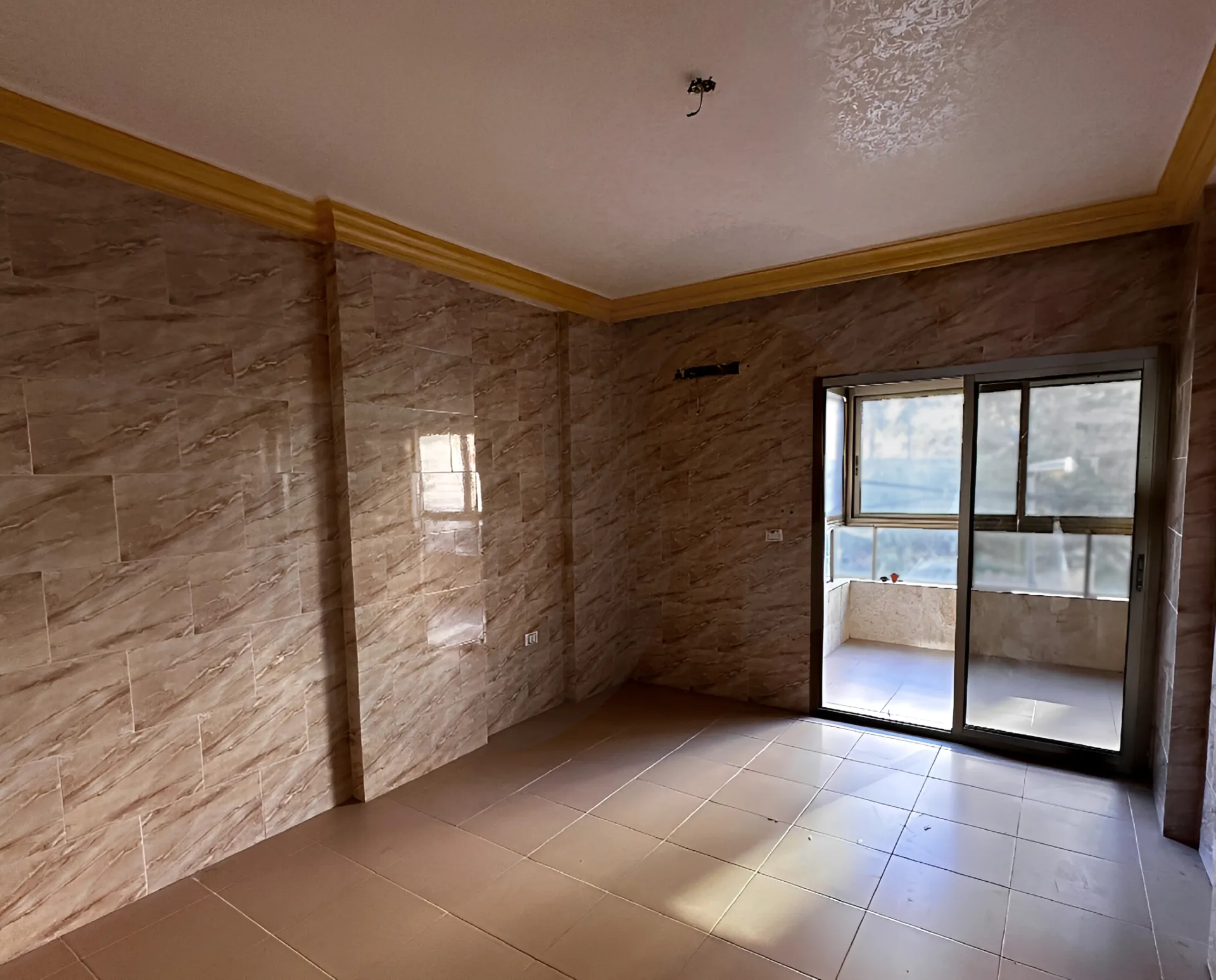 Apartment for Sale in Dawhet Aramoun