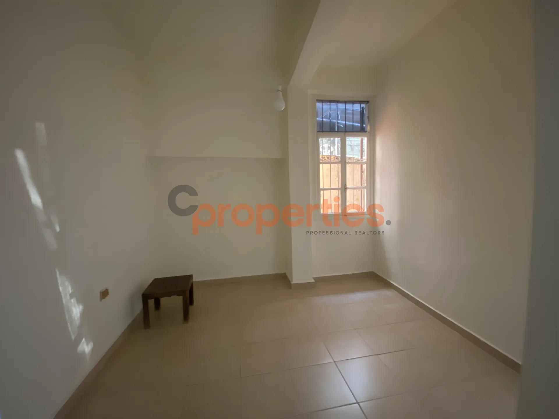 Apartment for Rent in Roum - 3 bed, 1 bath