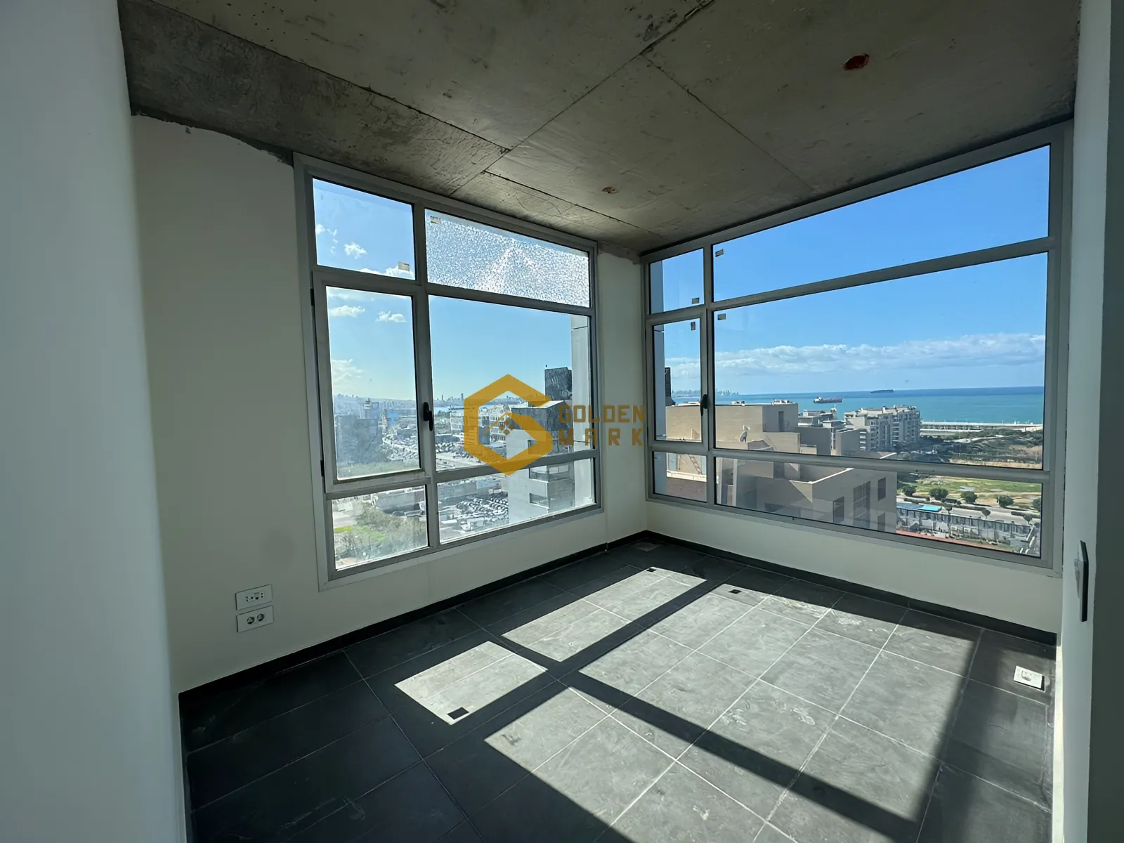 Office for rent in Dbayeh