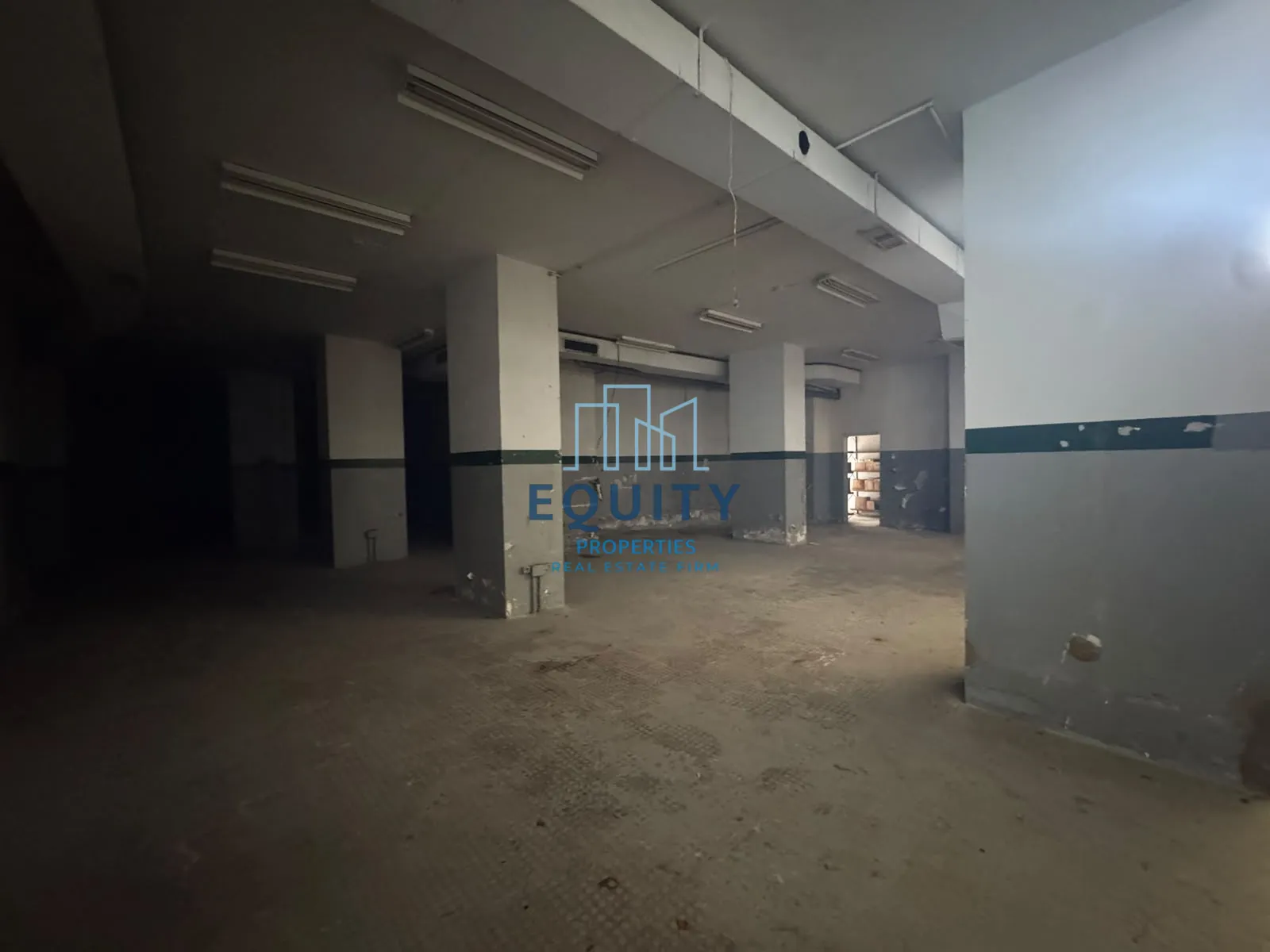 Warehouse for sale in Mtayleb