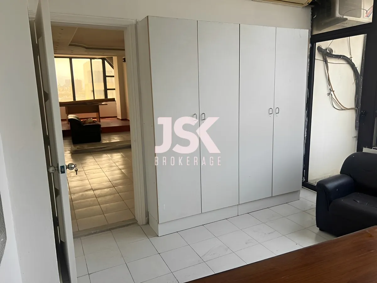 Office for rent in Ain el remmeneh