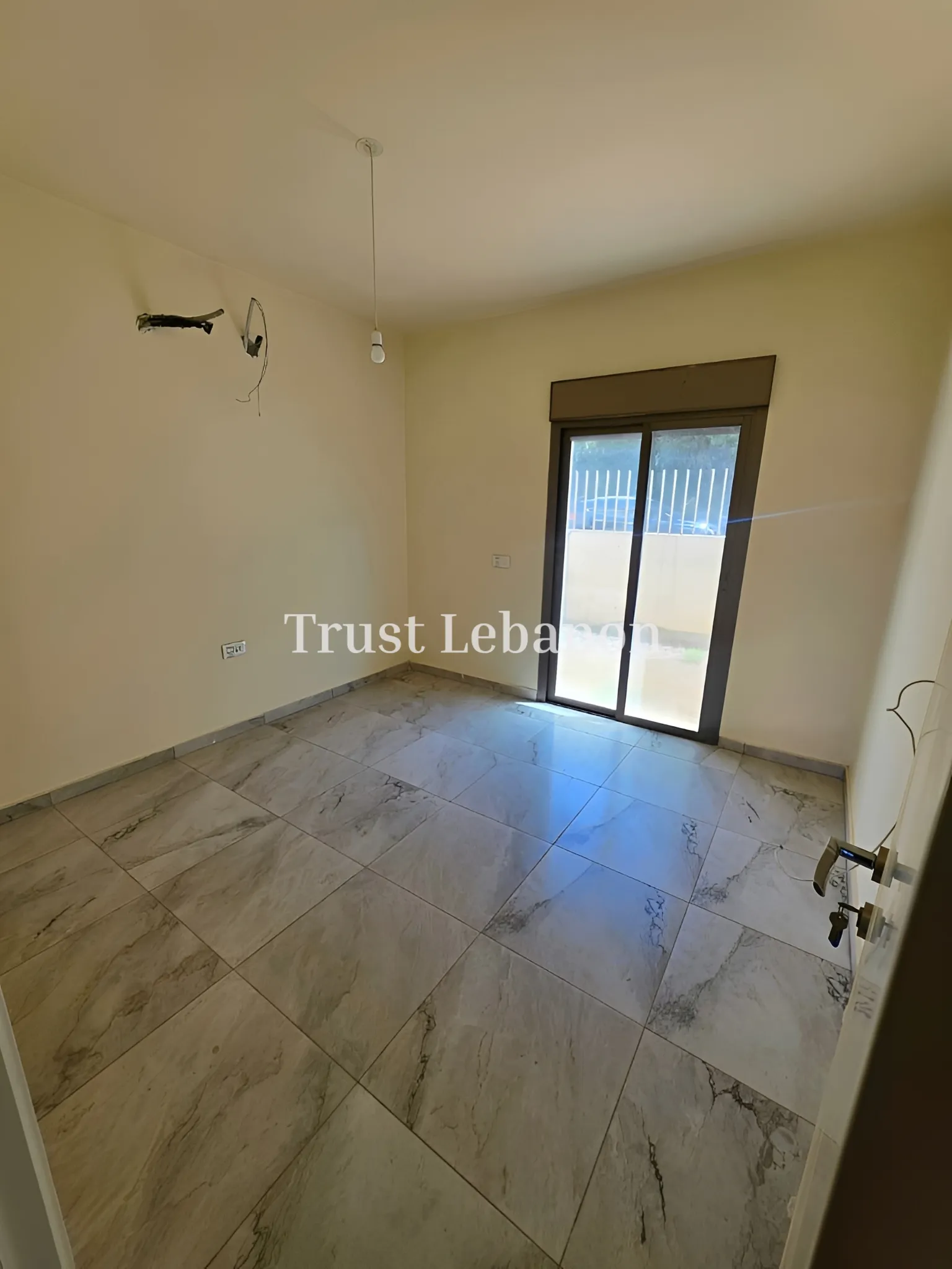 Apartment for sale in Ballouneh, Lebanon