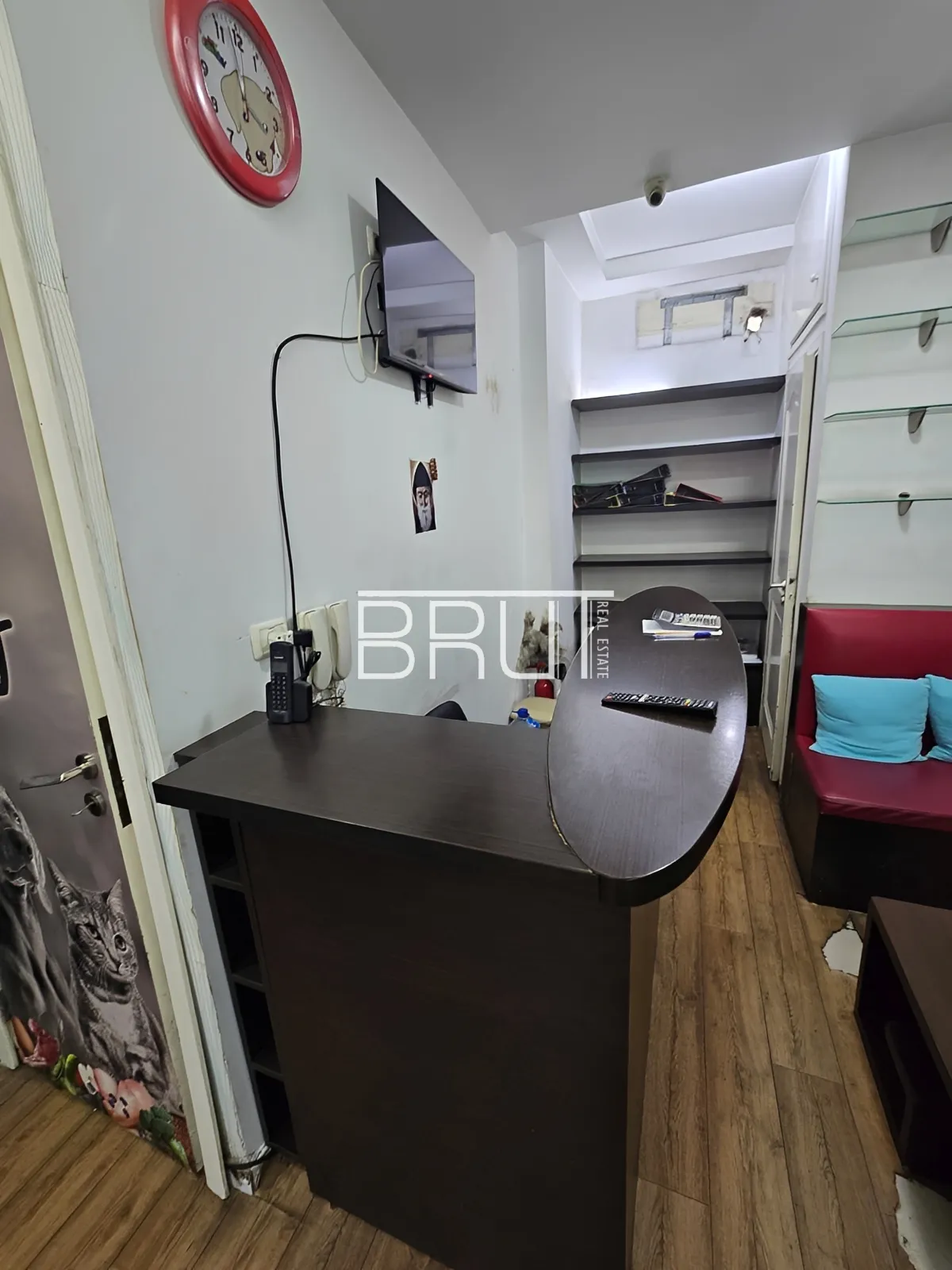 Shop for rent in Adonis