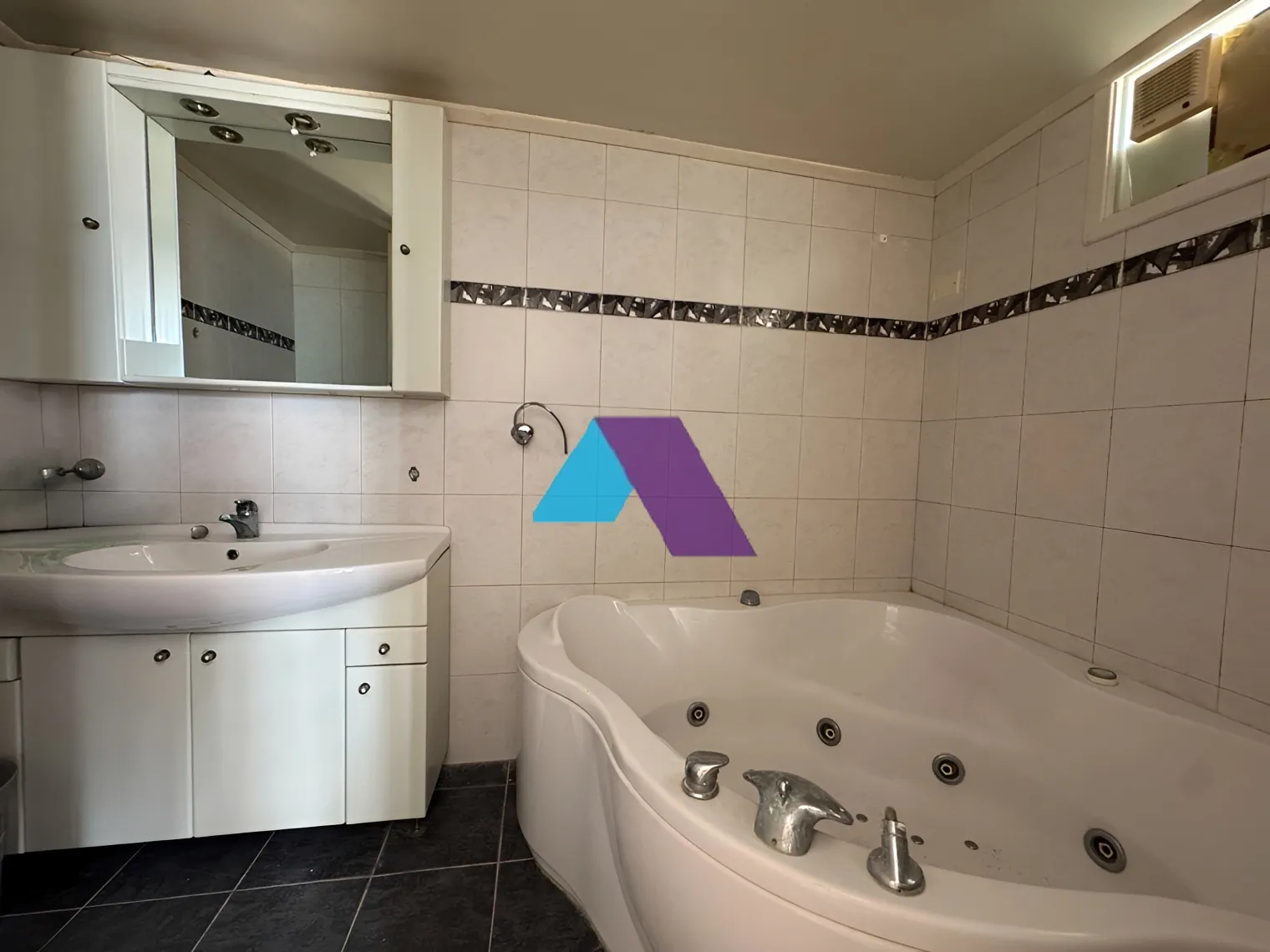 Apartment for sale in Aamchit