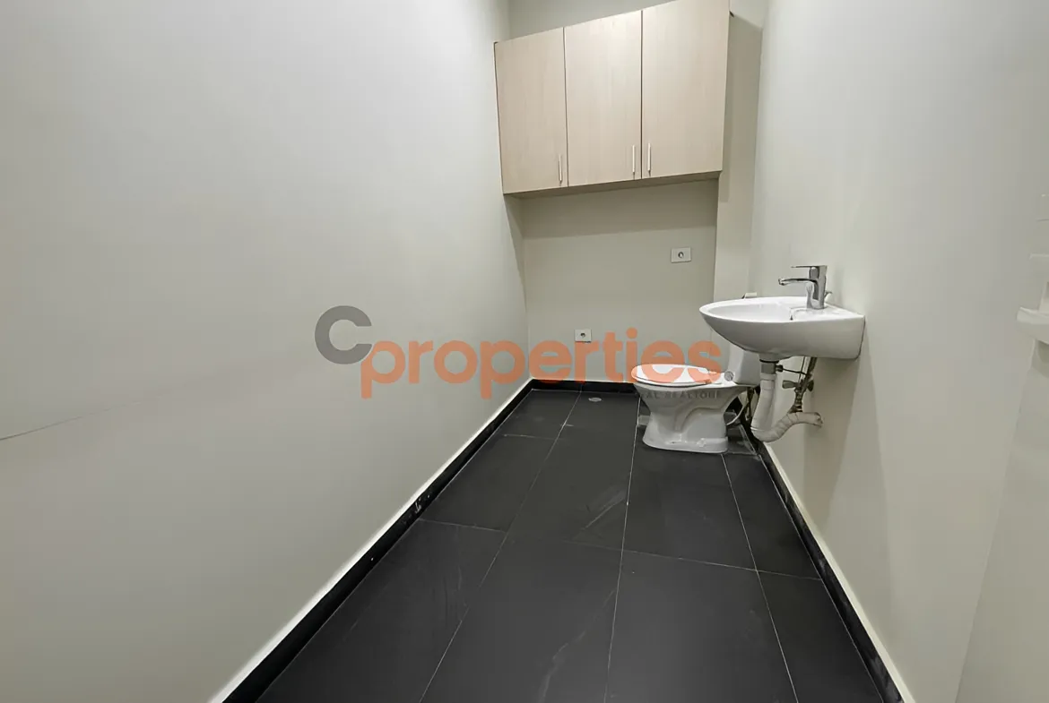 Office for Rent in Saifi Village
