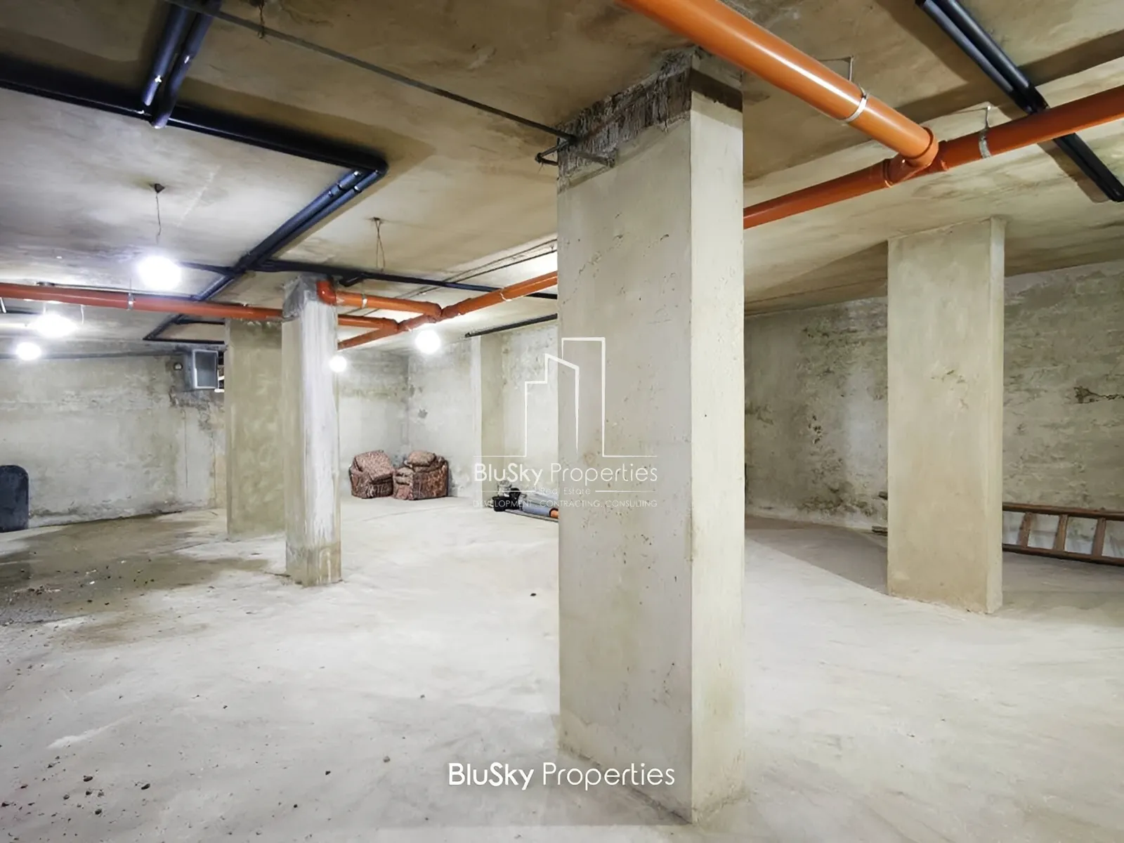 Warehouse for sale in Broumana