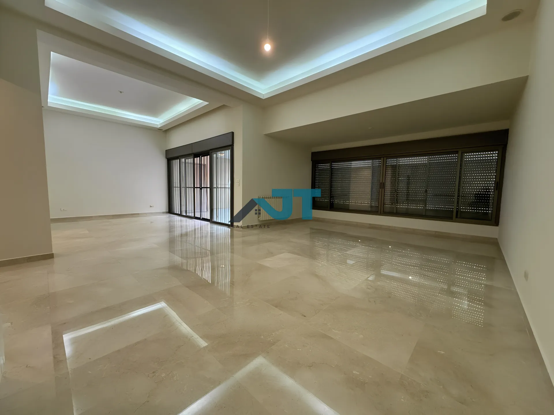 Apartment for Rent in Sodeco - 3 bed, 4 bath