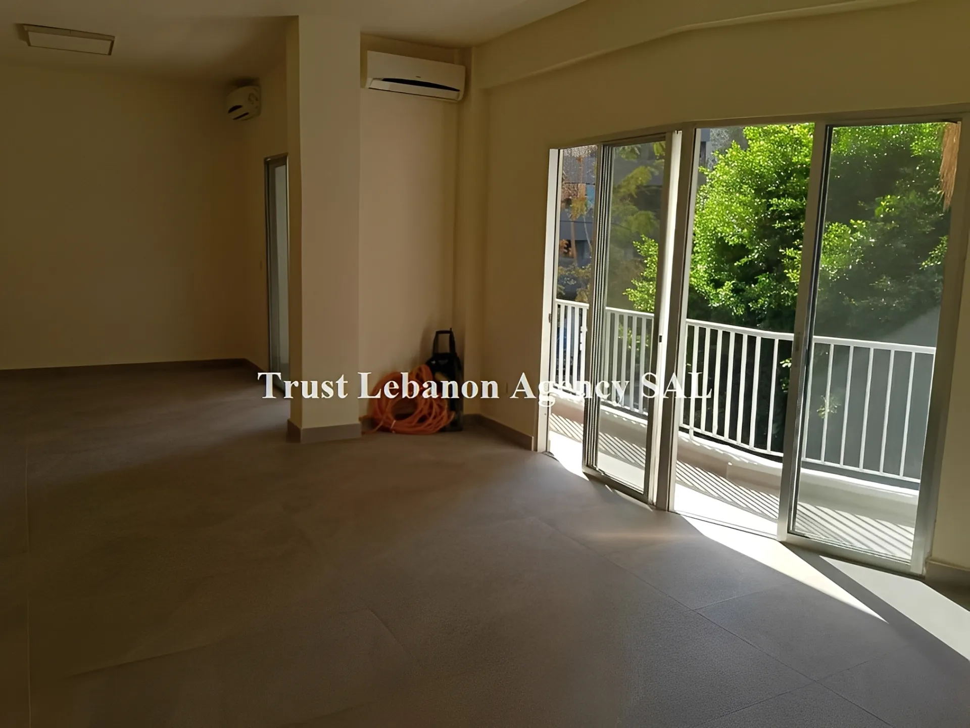 Office for rent in Achrafieh