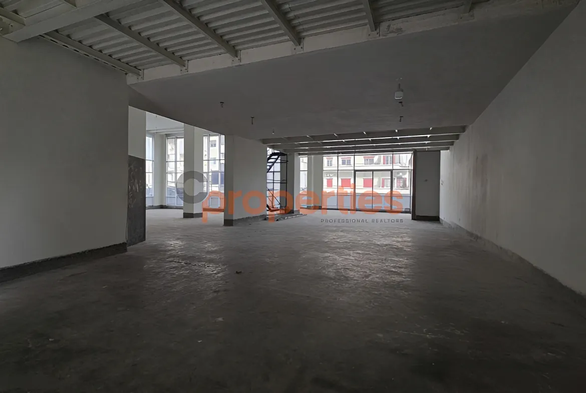 Showroom for Sale in Forn El Chebbak