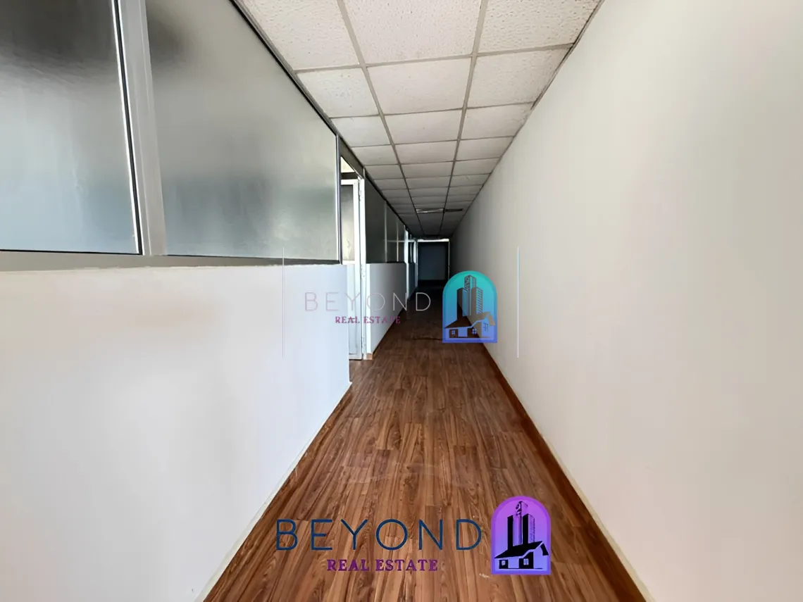 Warehouse for rent in Ramlet El Baida, Bayrut, Lebanon
