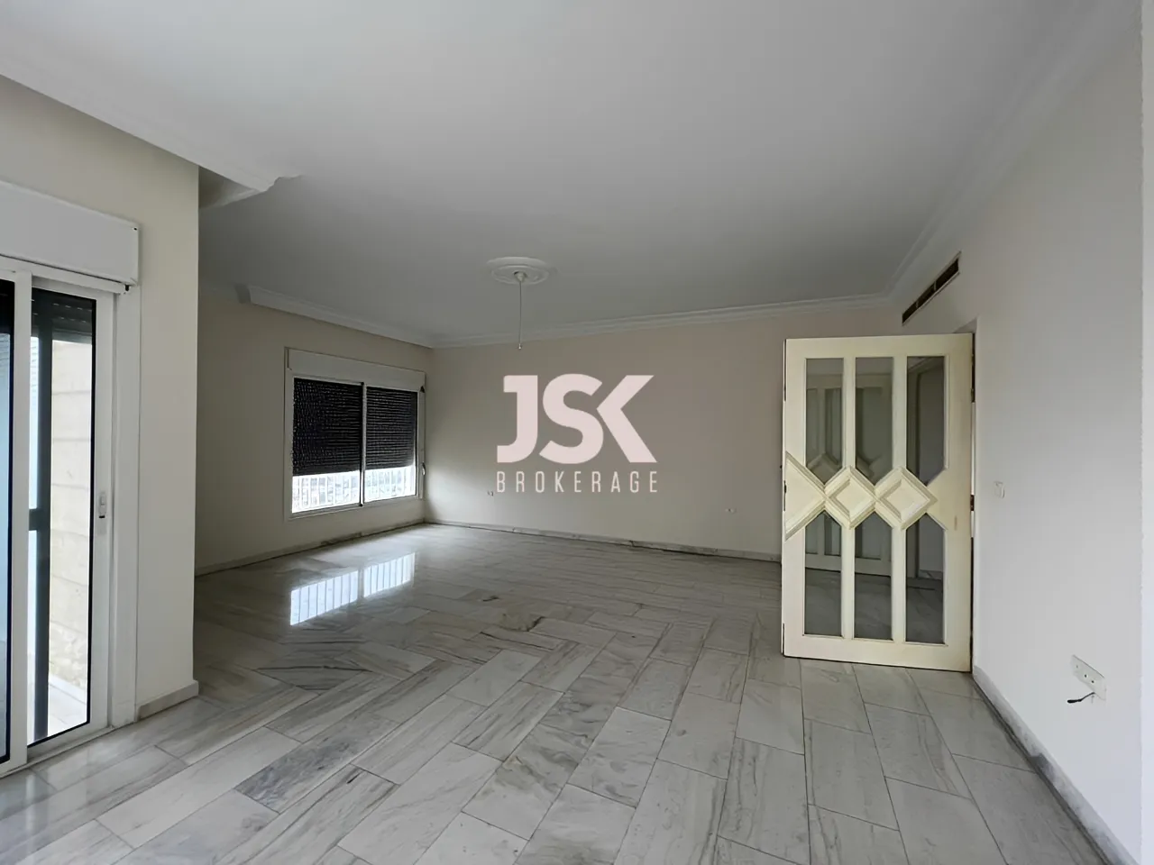 Apartment for Rent in Adma w Dafnah - 3 bed, 4 bath