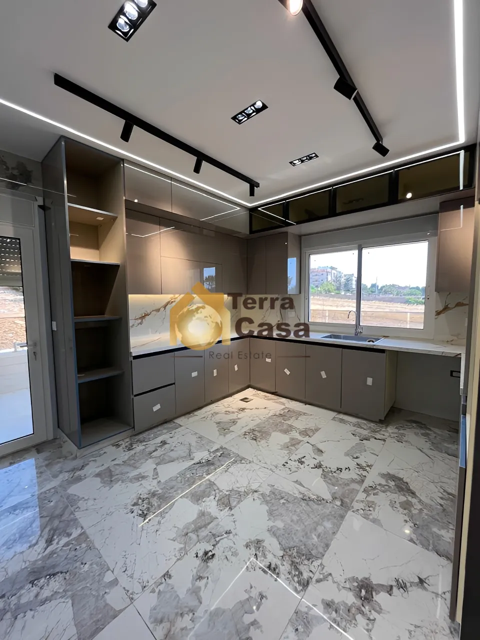 Apartment for Sale in Ksara - 3 bed, 3 bath
