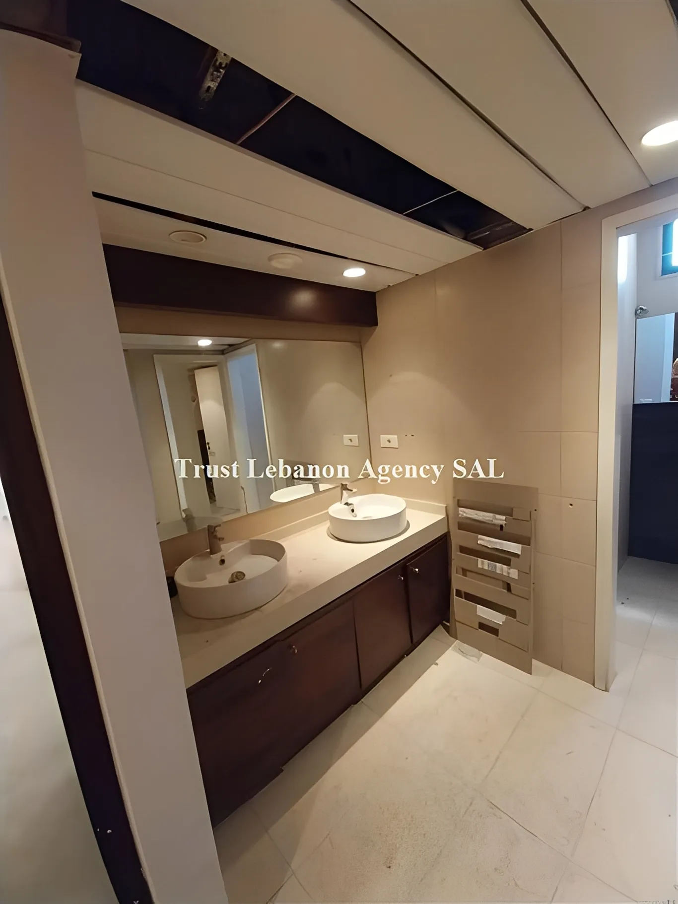 Office for rent in Baabda, Furn Al Chebak