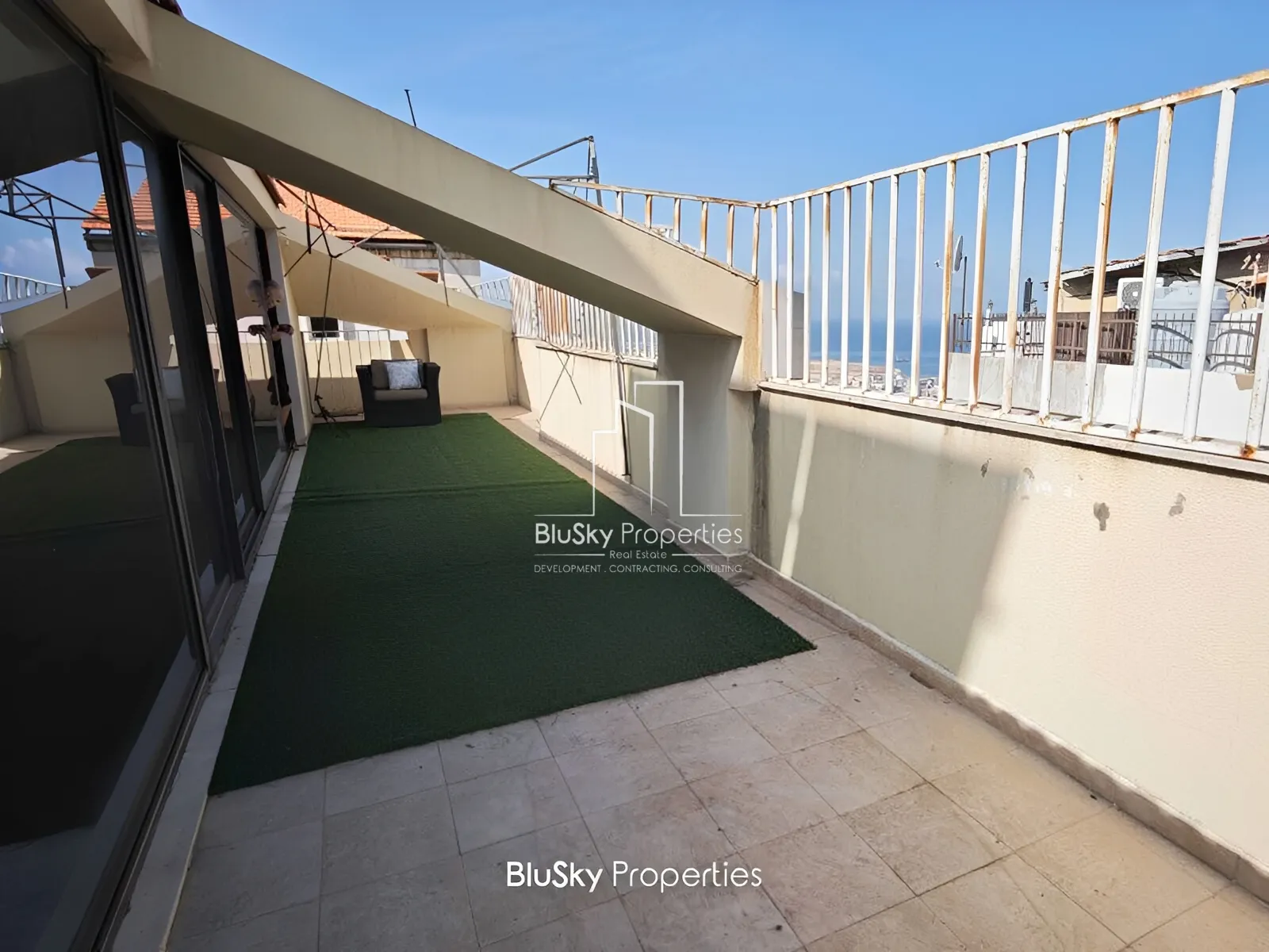 Apartment for Sale in Ain Saade - 5 bed, 4 bath