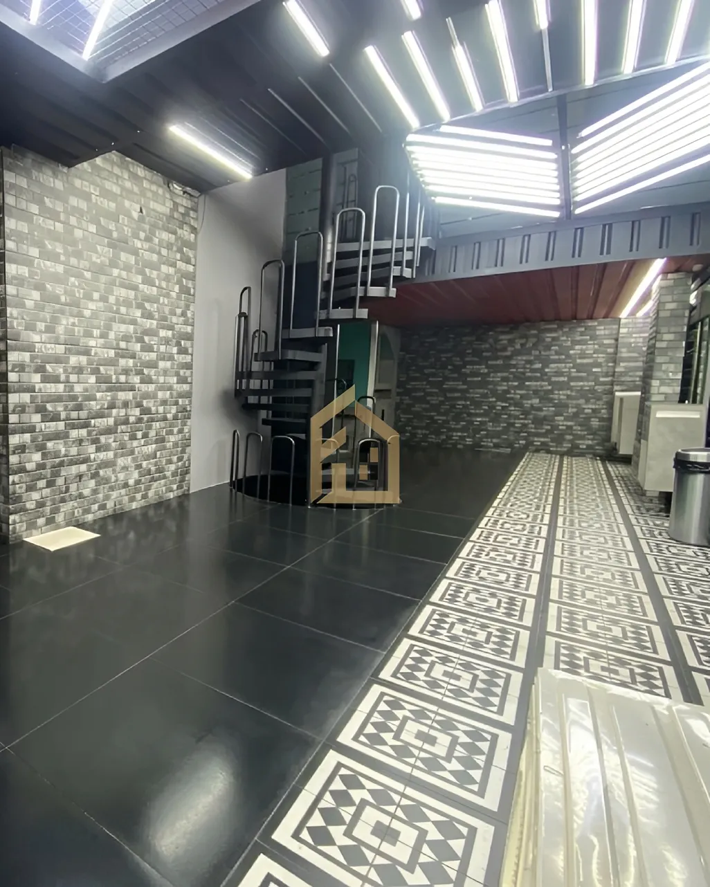 Shop for rent in Jal El Dib, Lebanon