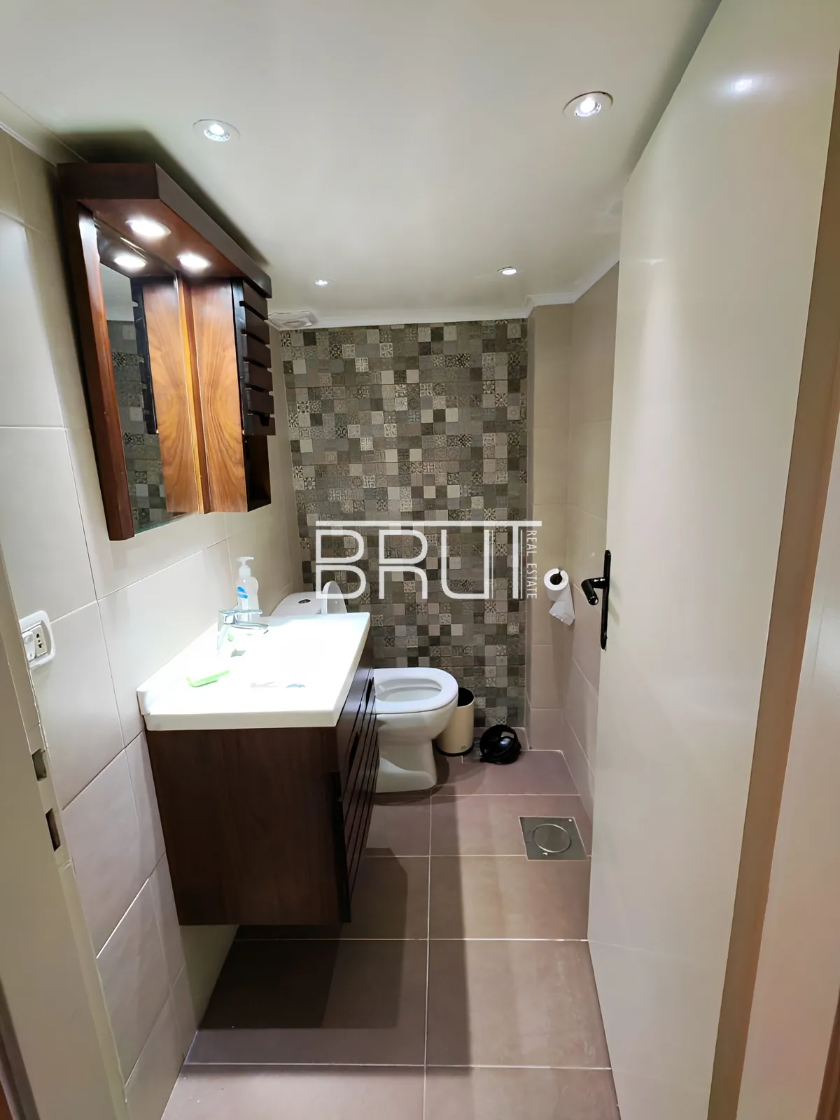 Chalet for Sale in Kfardebian
