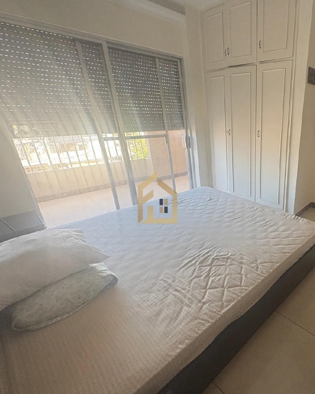 Apartment for sale in Mar Elias refugee camp, Beirut, Lebanon - 3 bed, 2 bath
