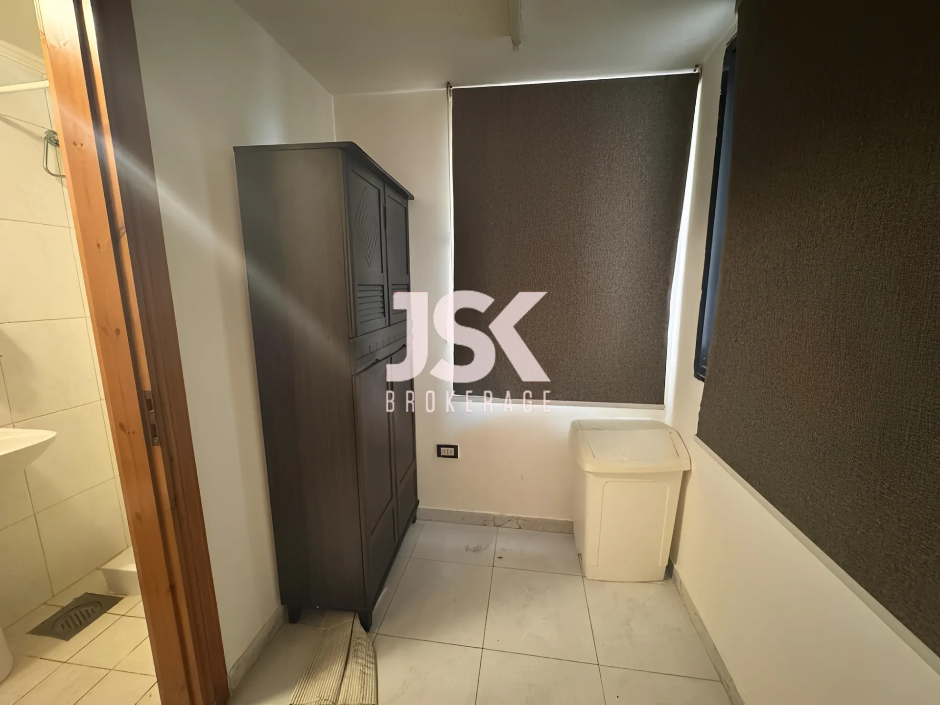 Apartment for Sale in Ramlet El Baida, Bayrut, Lebanon
