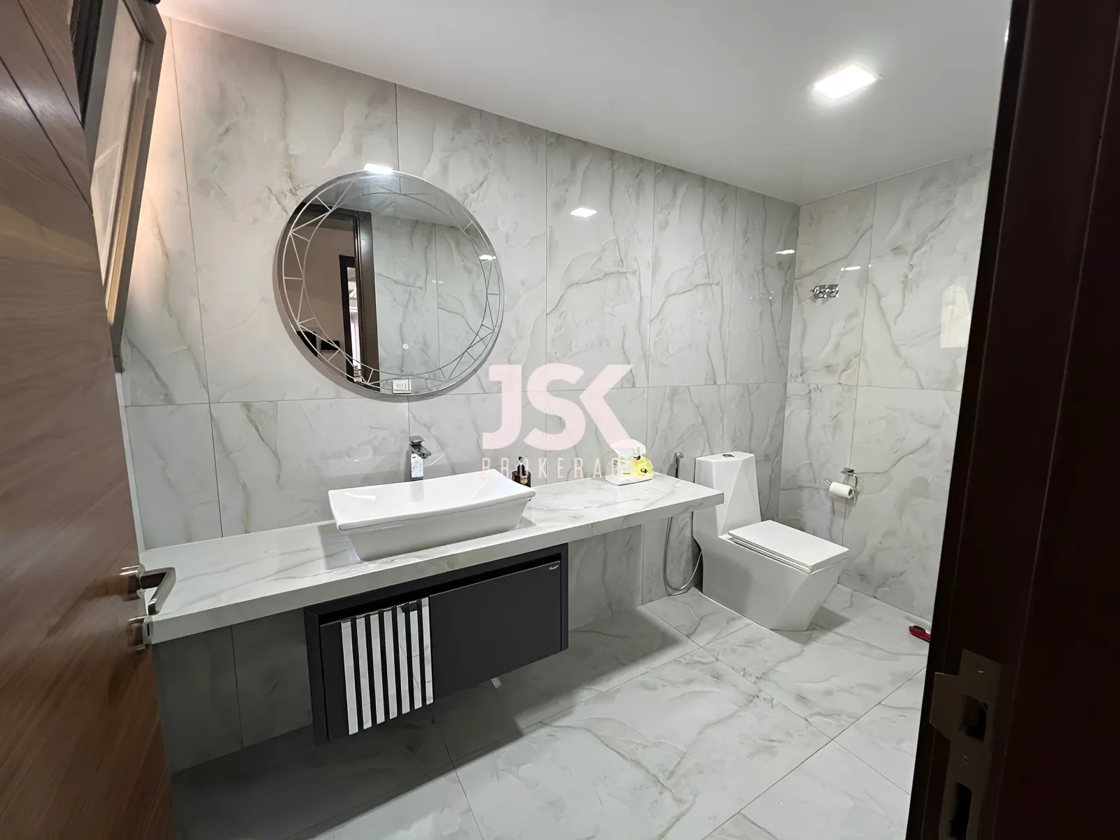 Villa for Sale in Blat
