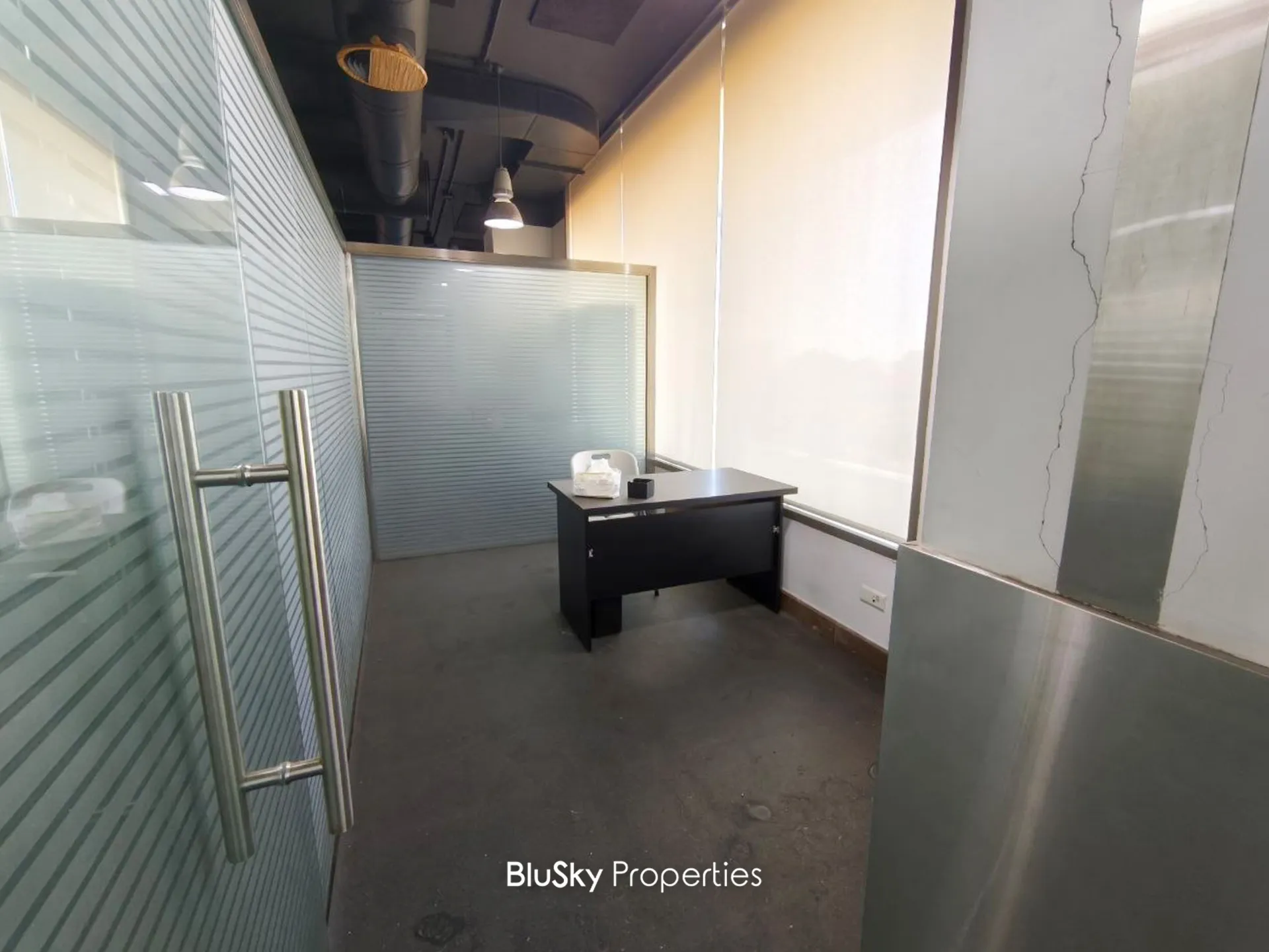 Office for rent in Dbayeh, lebanon
