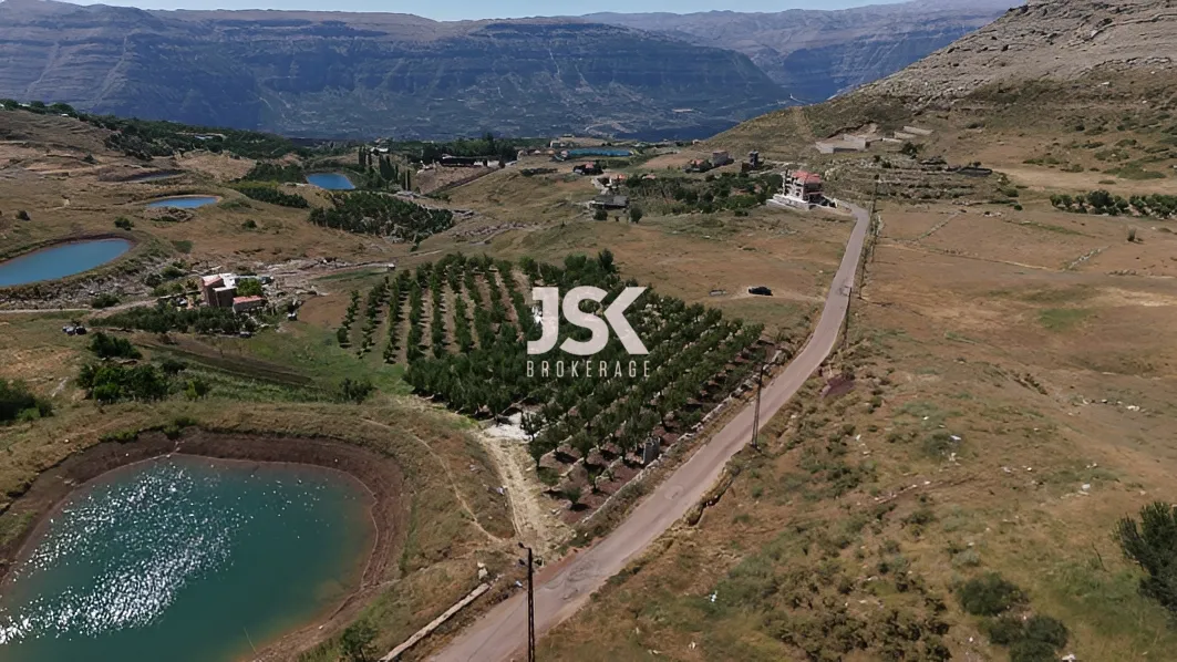 Land for Sale in Laqlouq