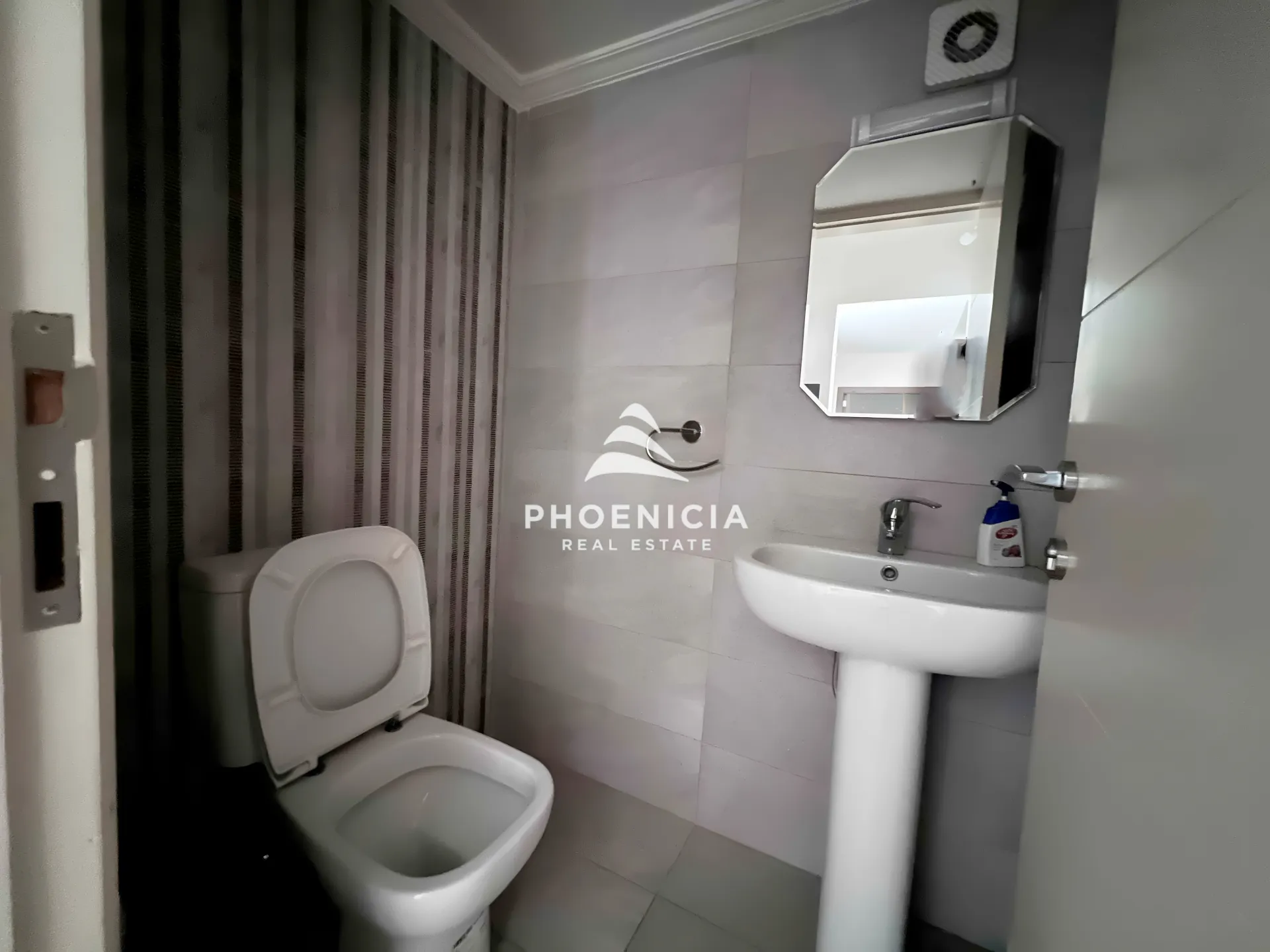 Office for rent in Jbeil