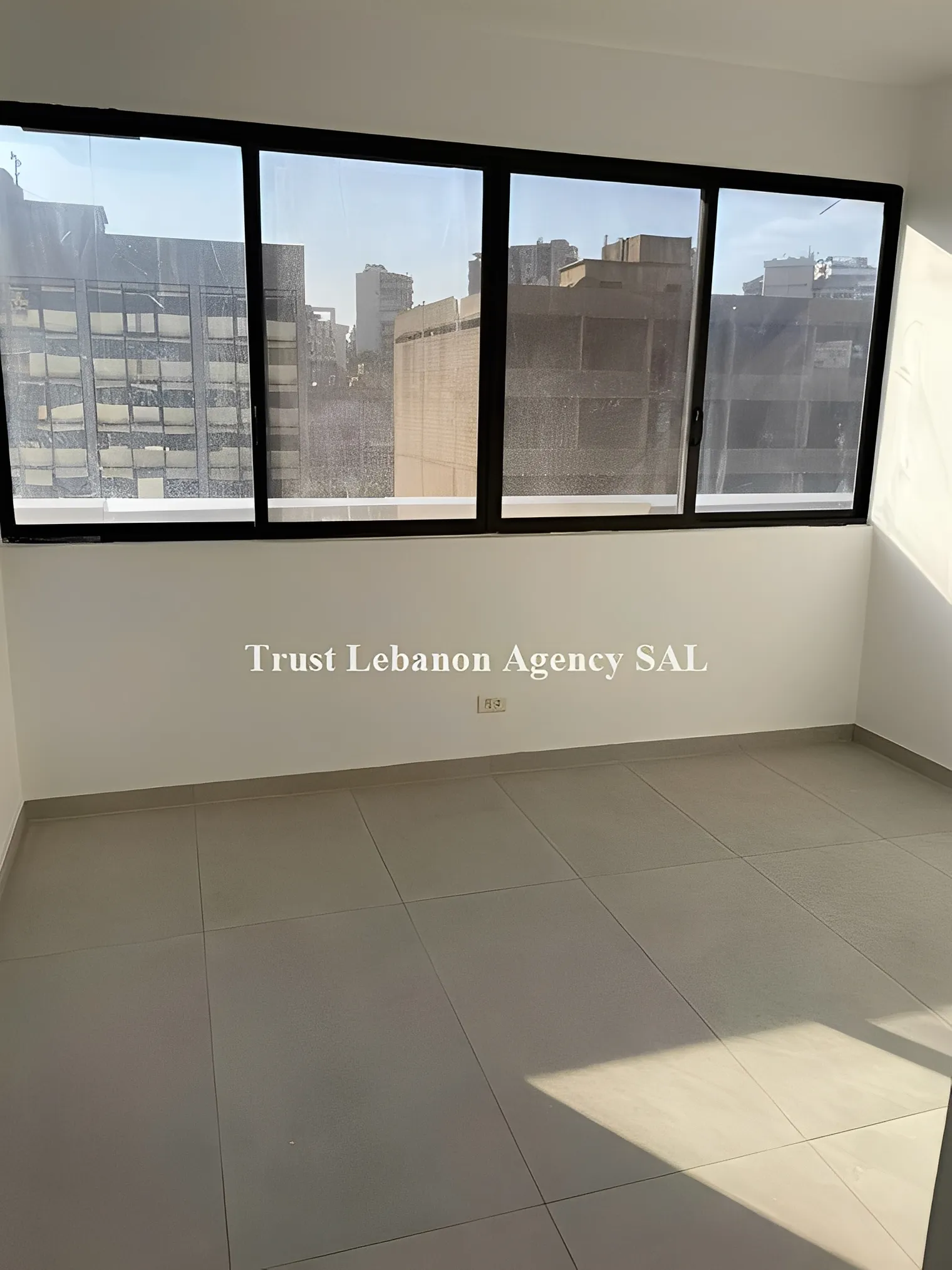 Office for rent in Metn, Dekweneh