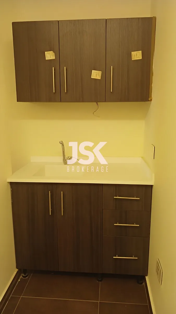 Office for rent in Zalqa