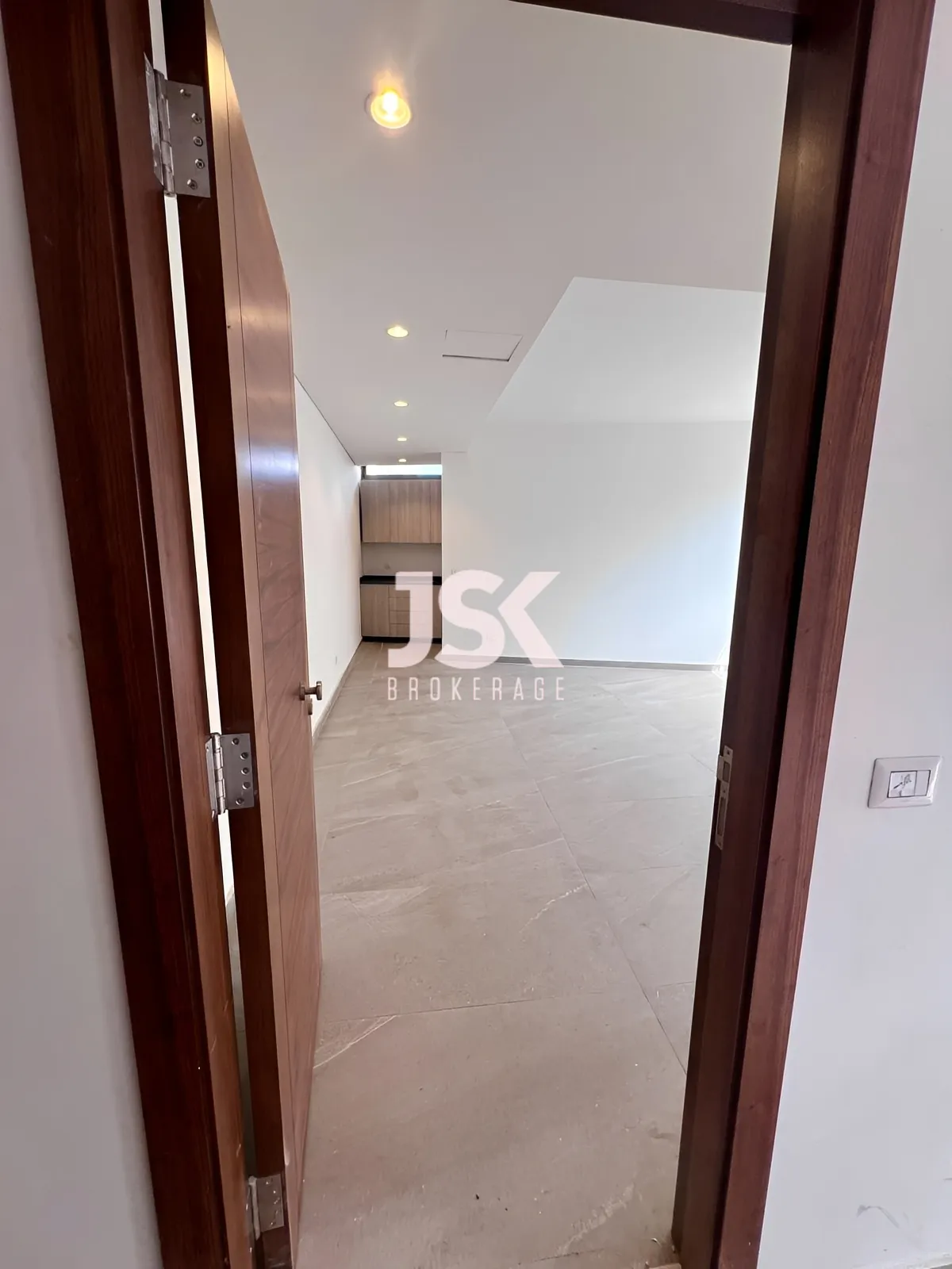 Office for Rent in Ain El Remmaneh