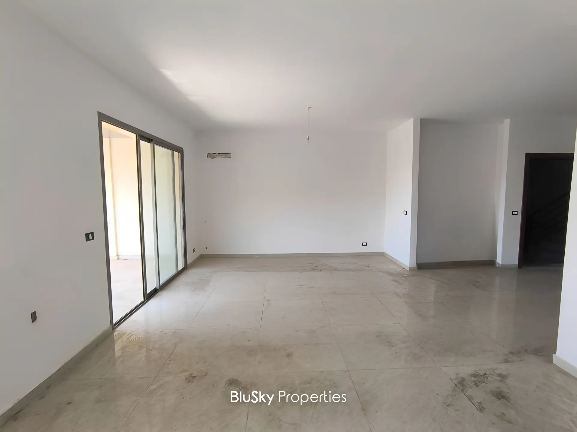 Apartment for sale in Qornet el hamra, lebanon - 3 bed, 3.0 bath