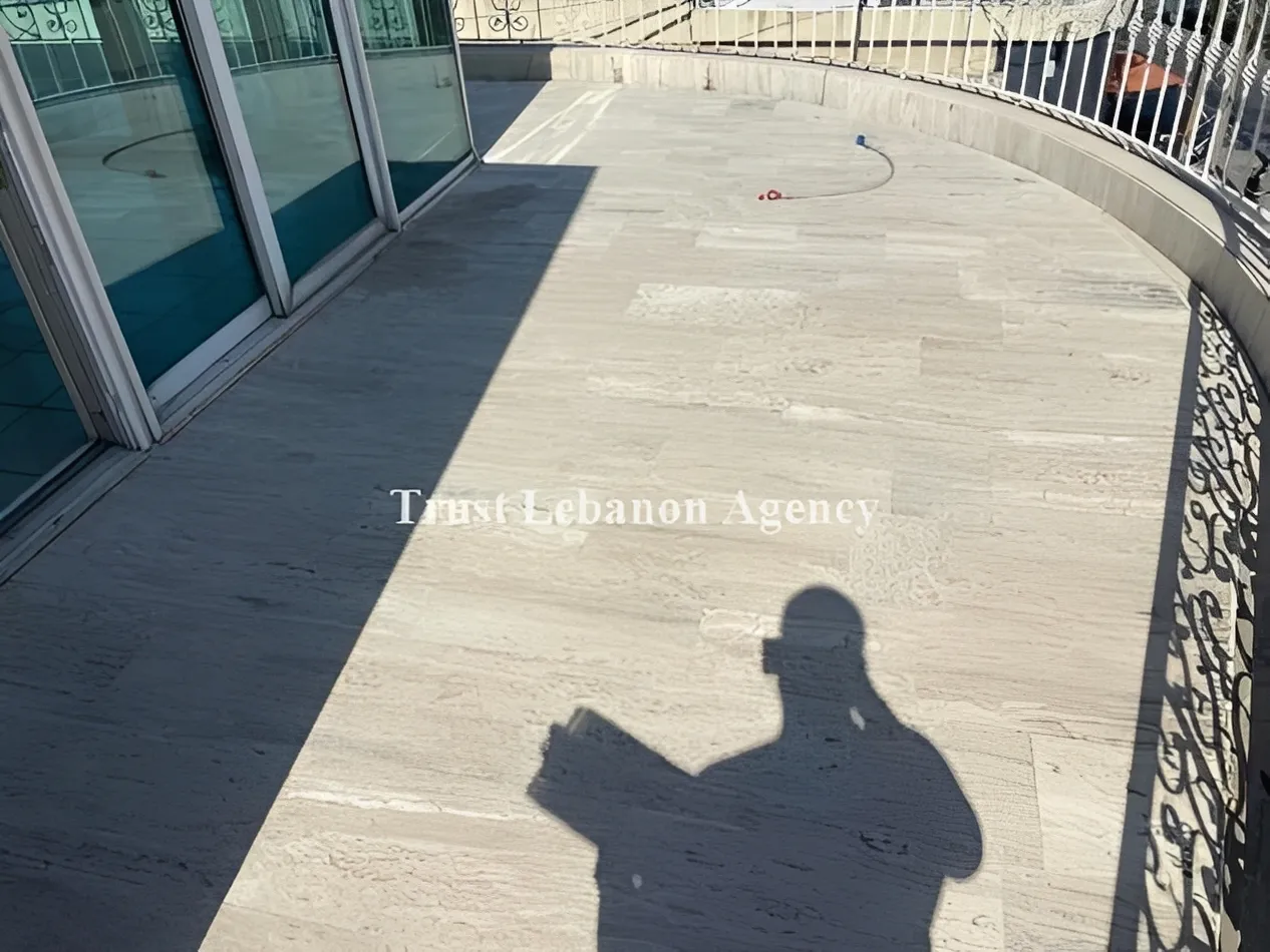 Office for rent in Baabda, Furn Al Chebak