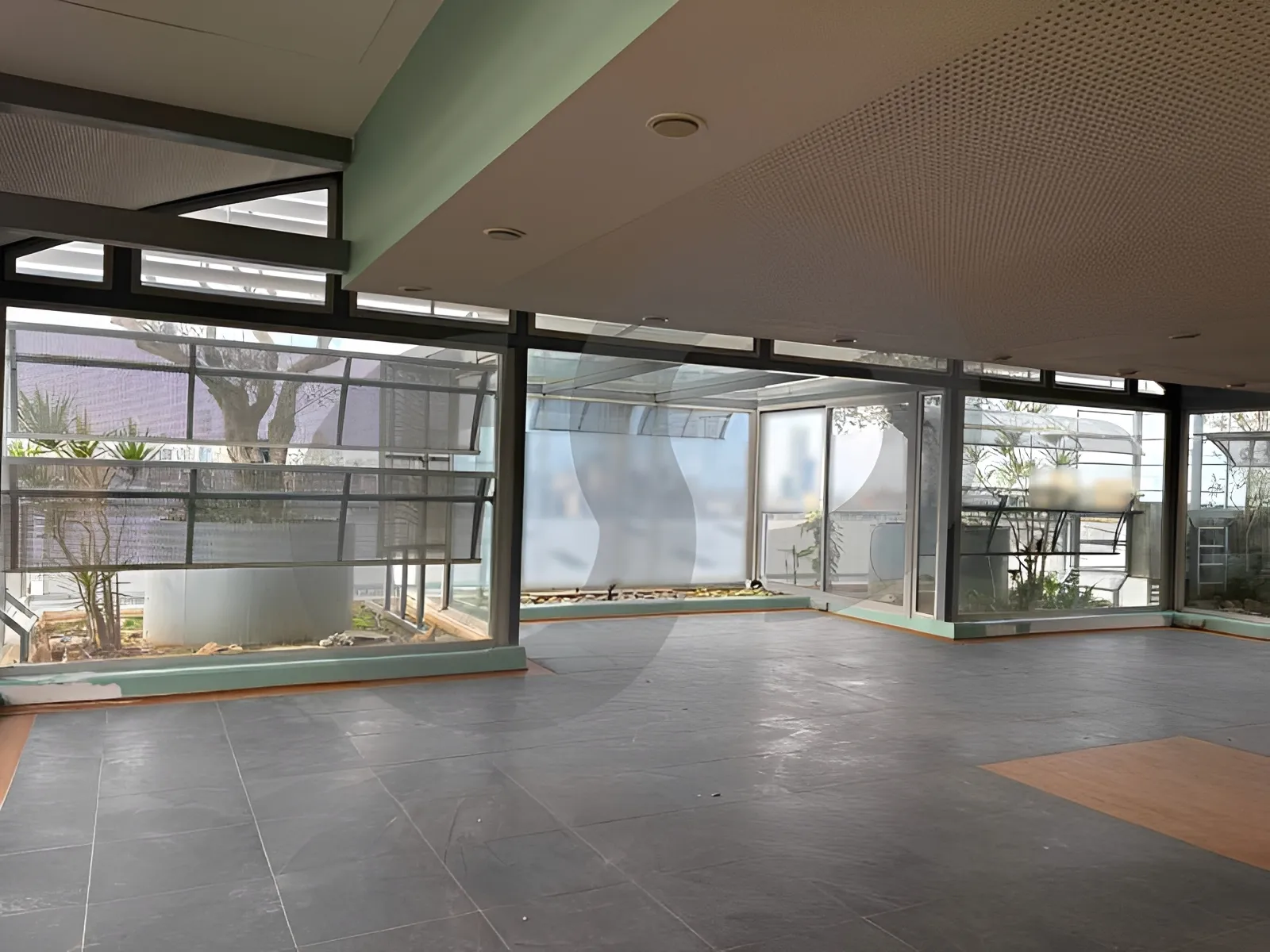 Commercial Property for Rent in Mkalles